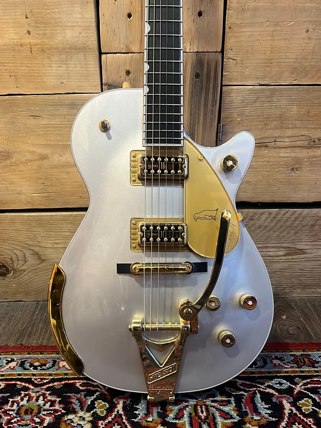 2020 Gretsch G6134 LTD Edition Penguin Firemist Silver