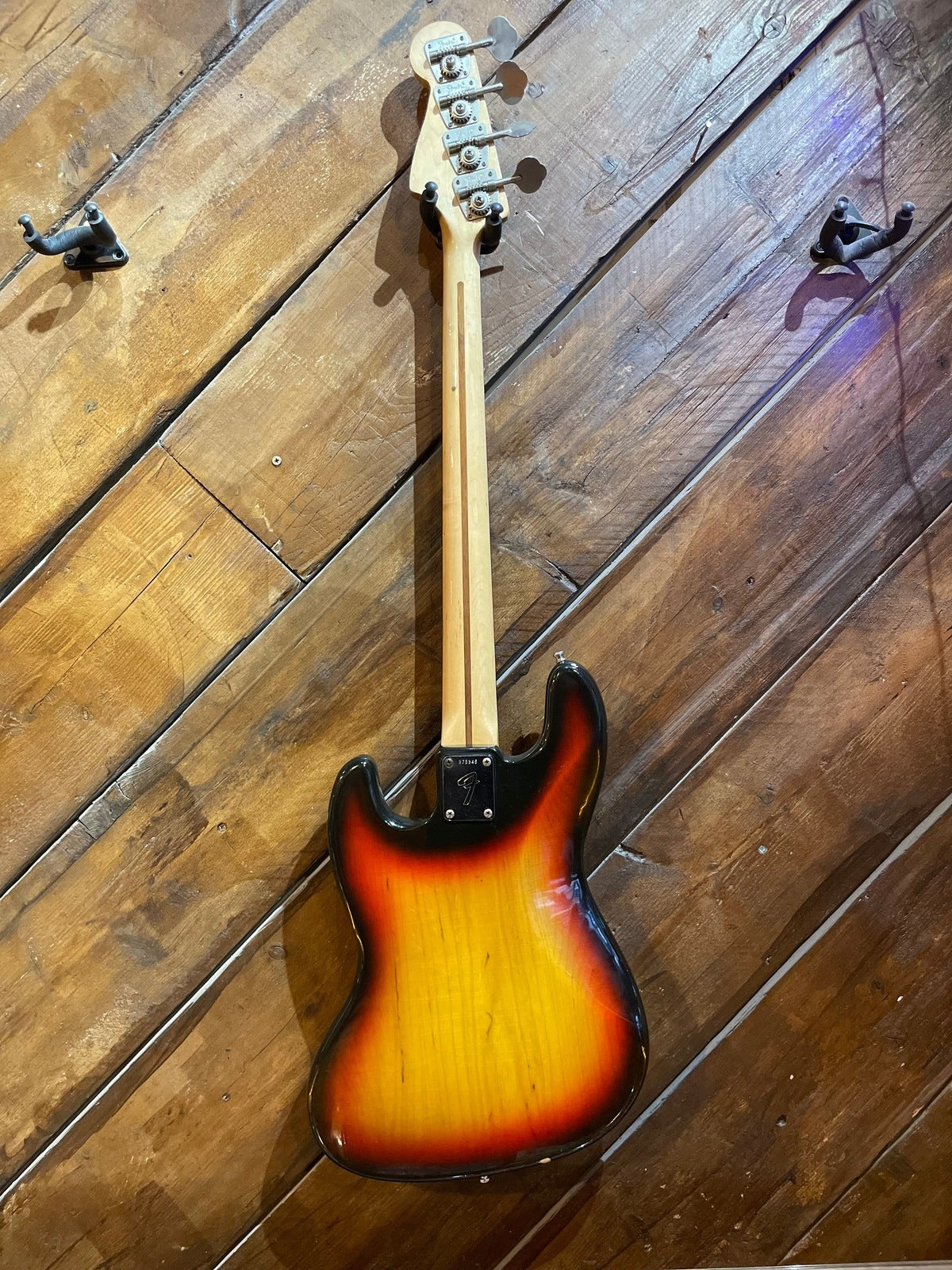 S/H 1972 Fender Jazz Bass, Three Tone Sunburst