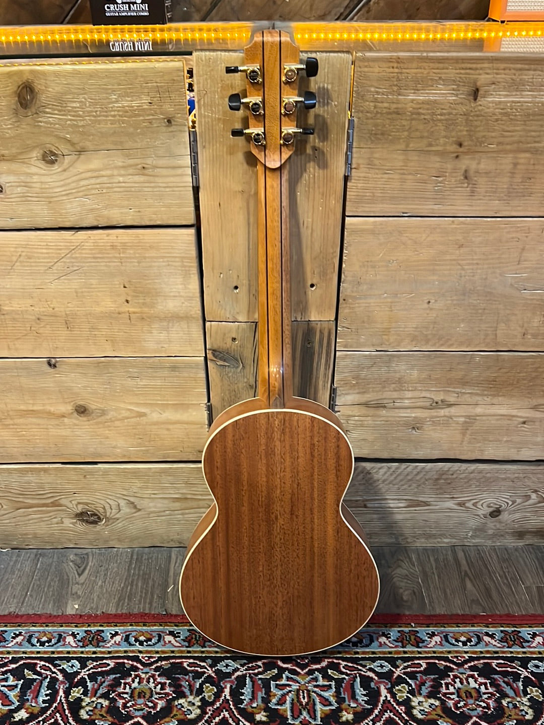 Lowden WL-22 Mahogany / Red Cedar