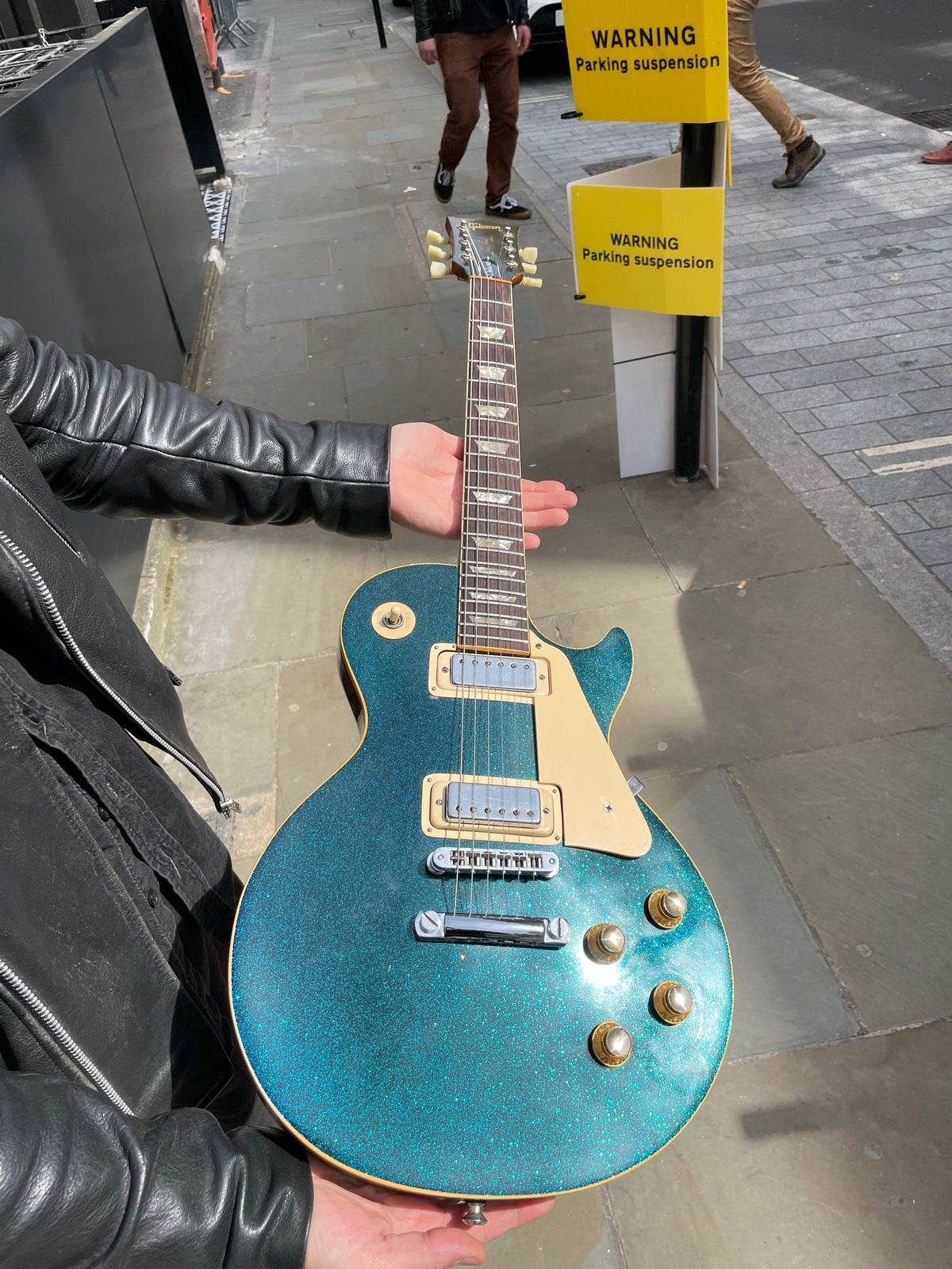 1975 Gibson Les Paul Deluxe, Blue Sparkle