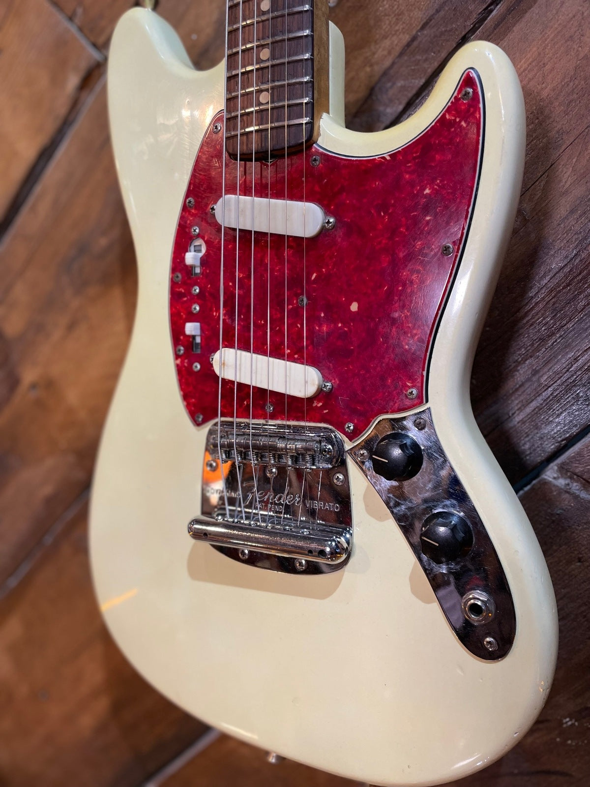 S/H 1965 Fender Mustang, Olympic White Refinish