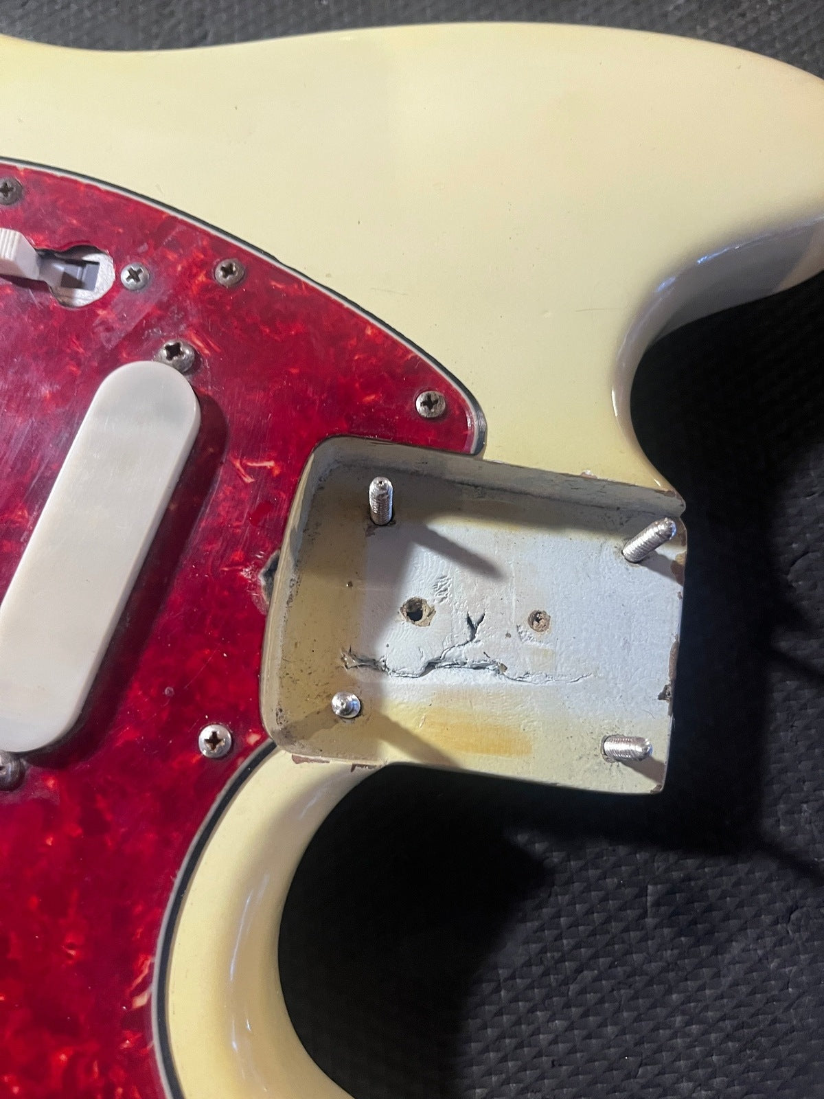 S/H 1965 Fender Mustang, Olympic White Refinish