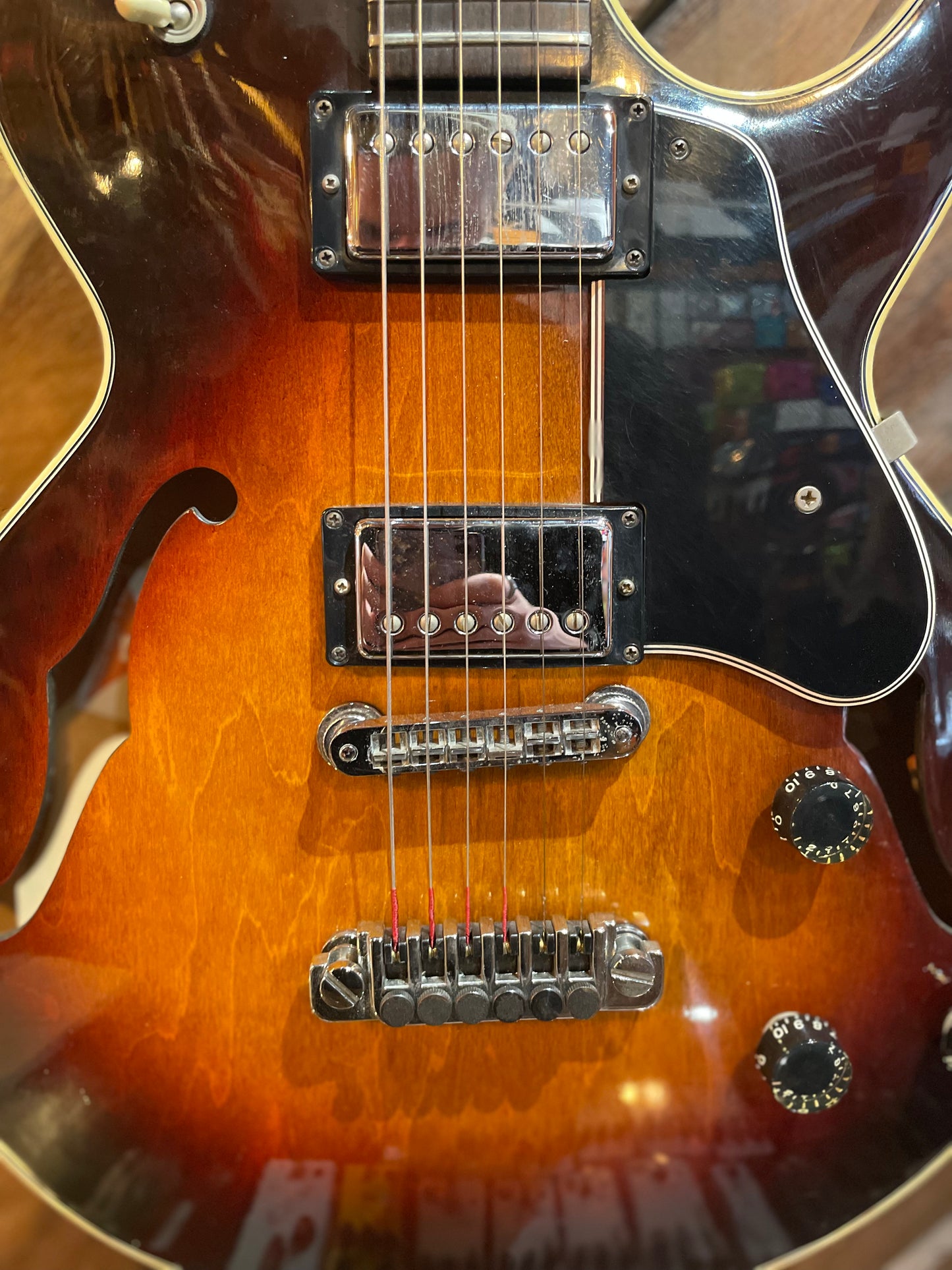 S/H 1980 Gibson Howard Roberts Fusion, Three Tone Sunburst