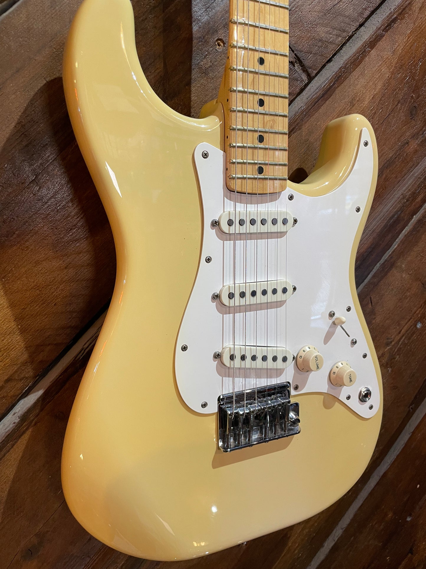 S/H 1983 Fender 'Dan Smith' Stratocaster, Olympic White