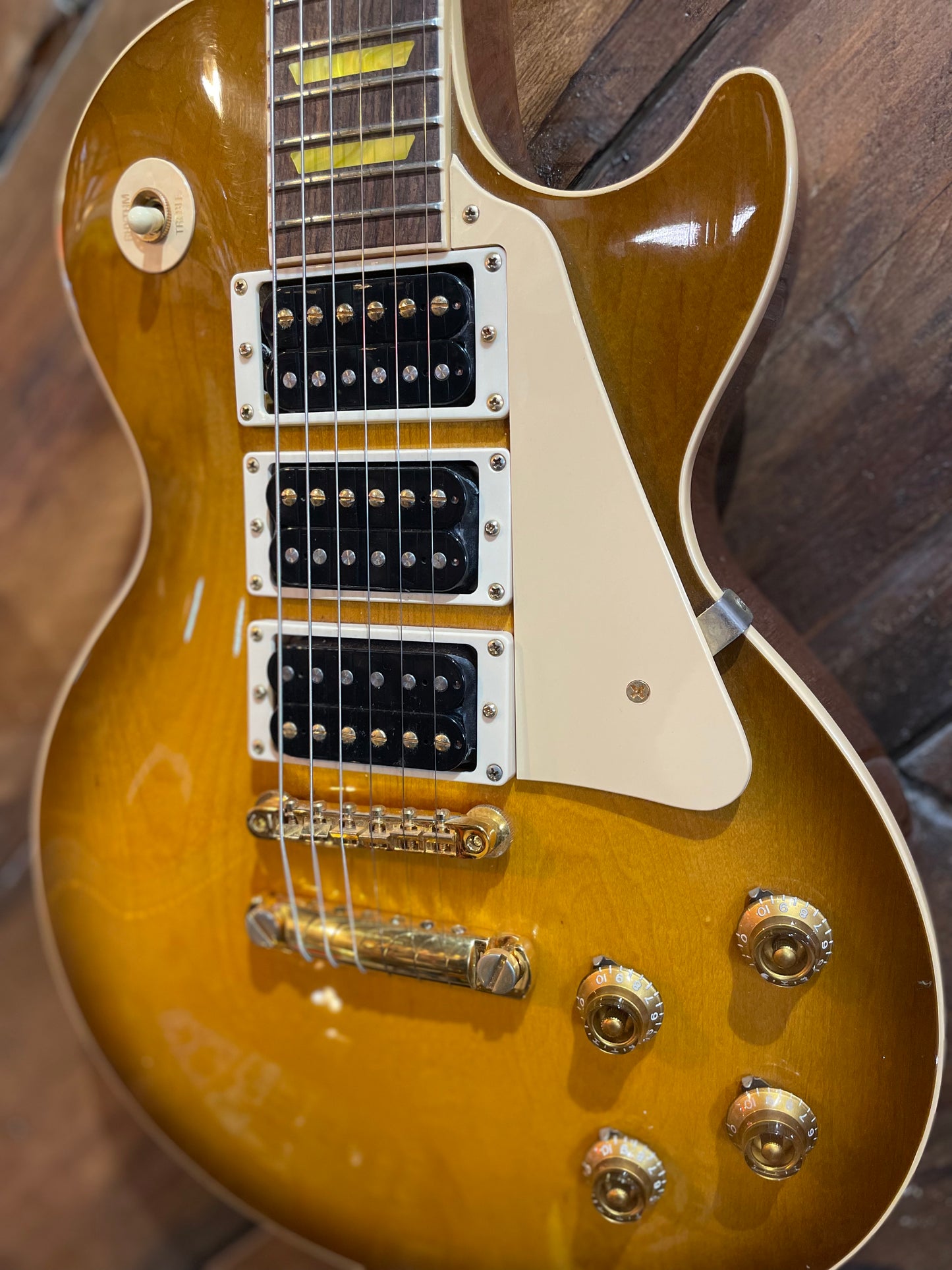 S/H 2000 Gibson Les Paul Classic 3 Pickup, Sunburst