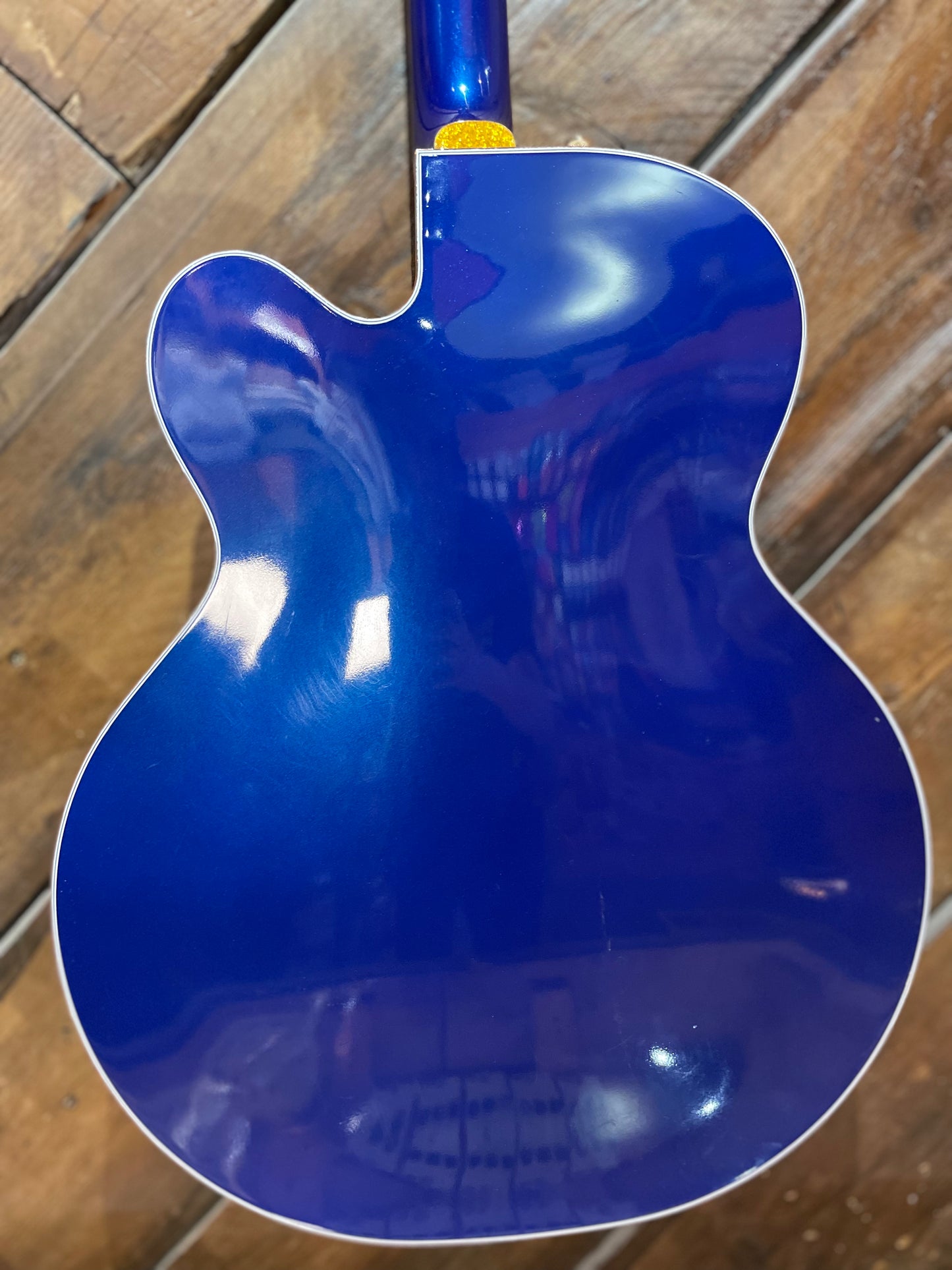S/H Gretsch G6136T Limited Edition Falcon with String Thru Bigsby, Azure Blue Metallic