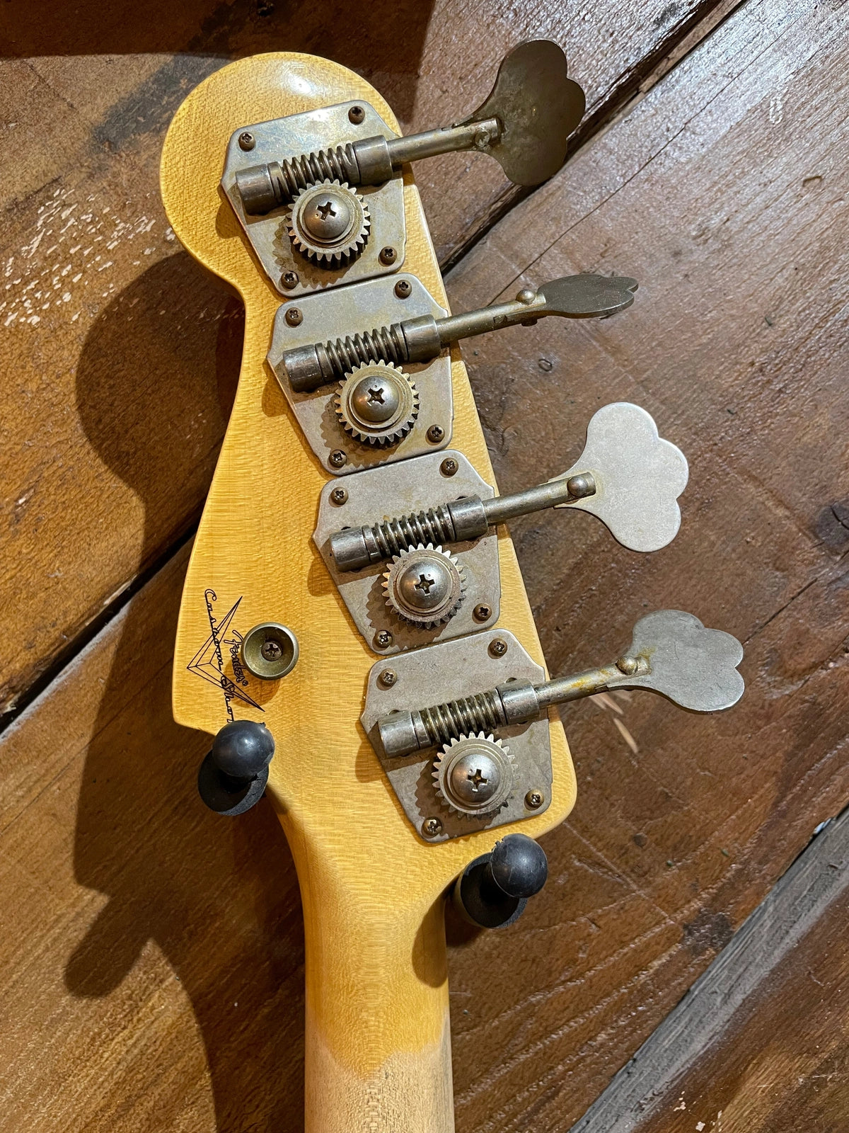 Fender Custom Shop '63 Jazz Bass, Journeyman Aged Fiesta Red