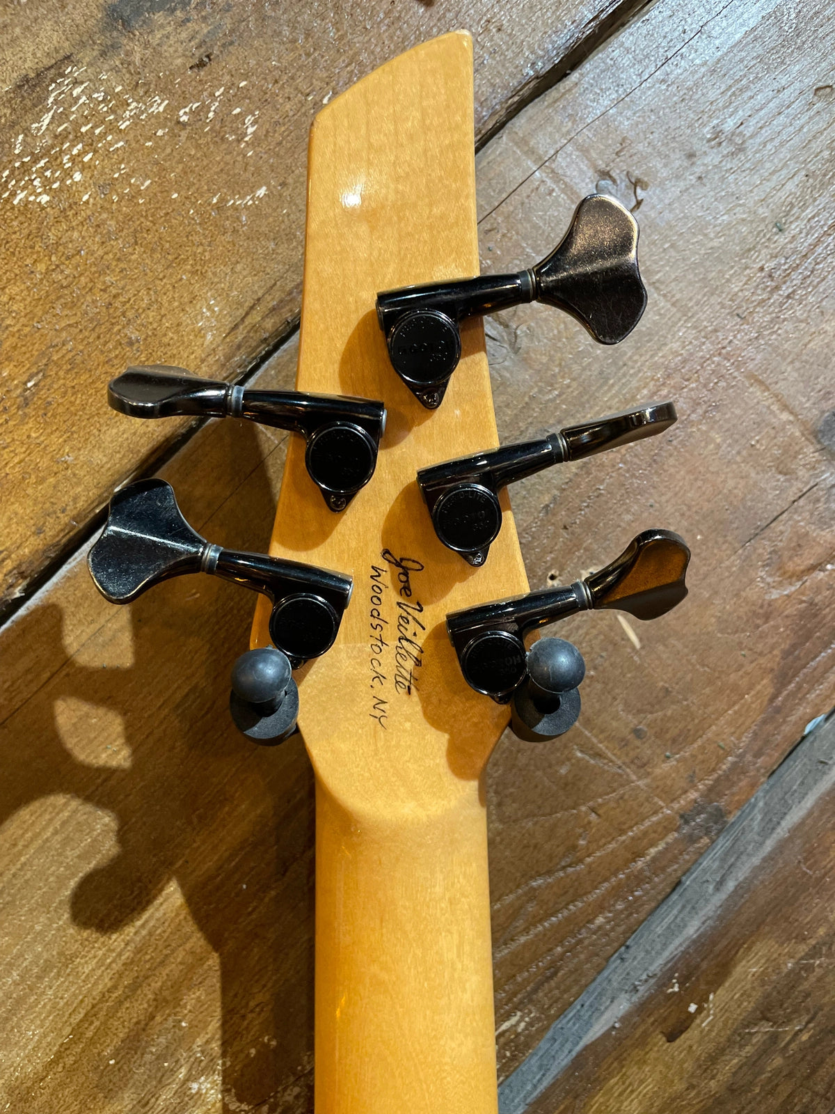 S/H Veillette USA Custom Paris V, 5 String Bass