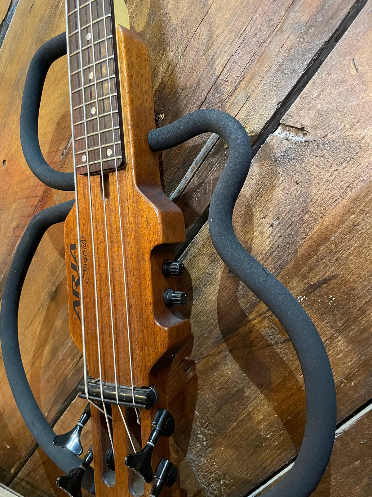 S/H Aria Sinsonido Silent Bass