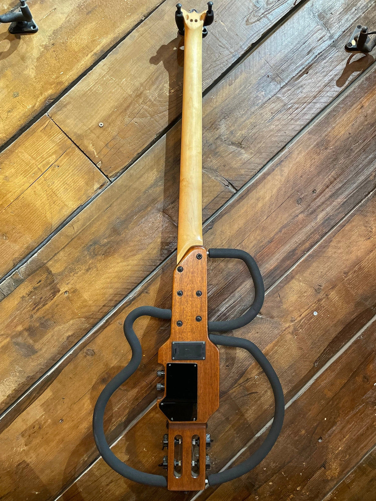 S/H Aria Sinsonido Silent Bass