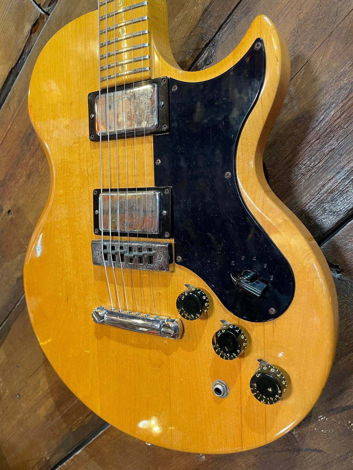 S/H 1973 Gibson L6-S Maple Fretboard, Natural