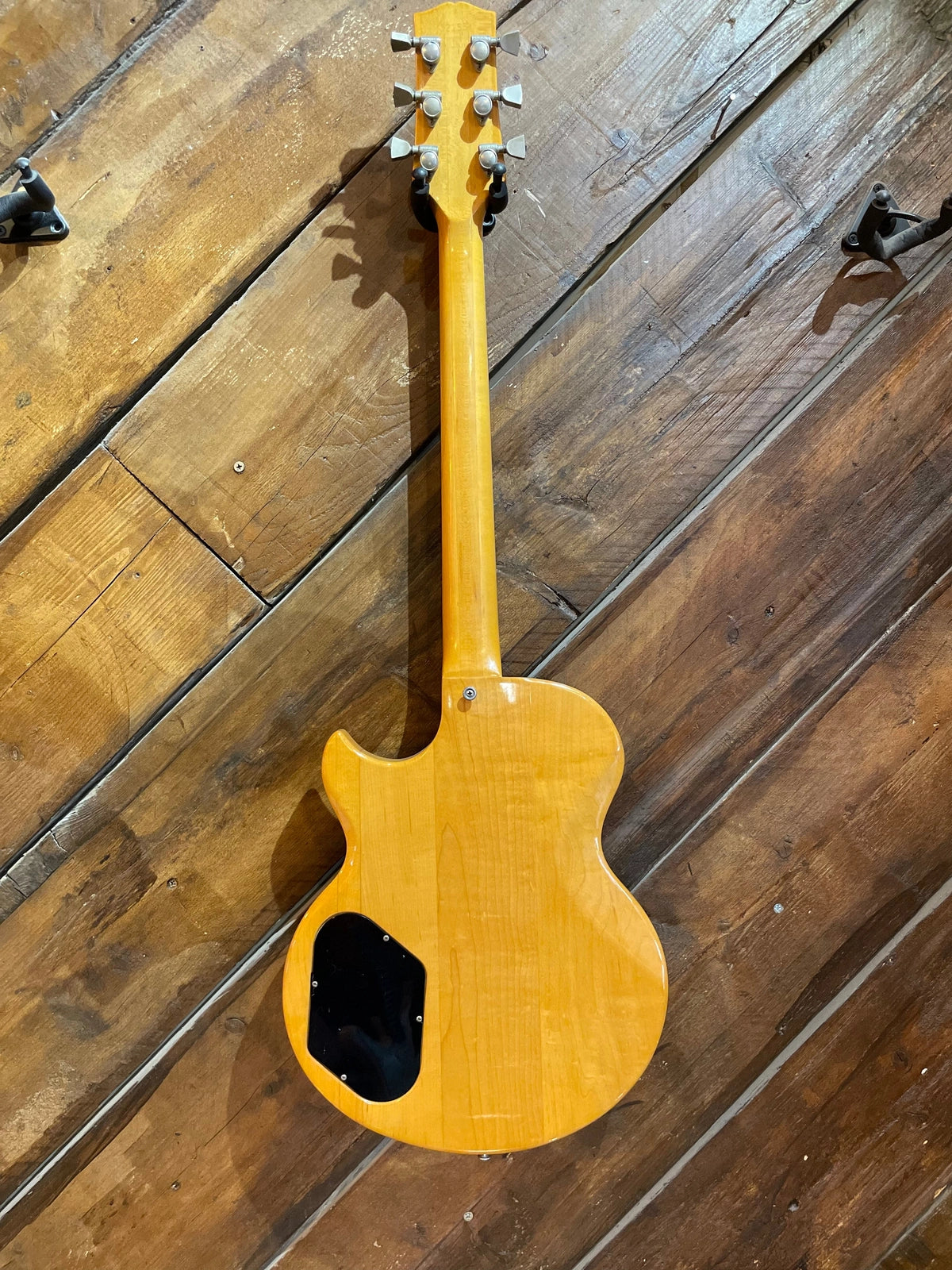 S/H 1973 Gibson L6-S Maple Fretboard, Natural