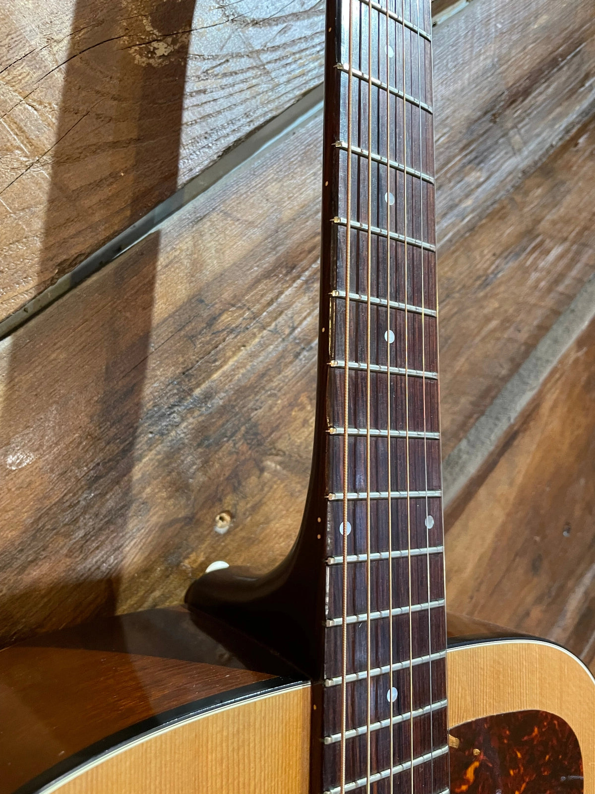 S/H 1994 Guild D4 Dreadnought Acoustic Guitar