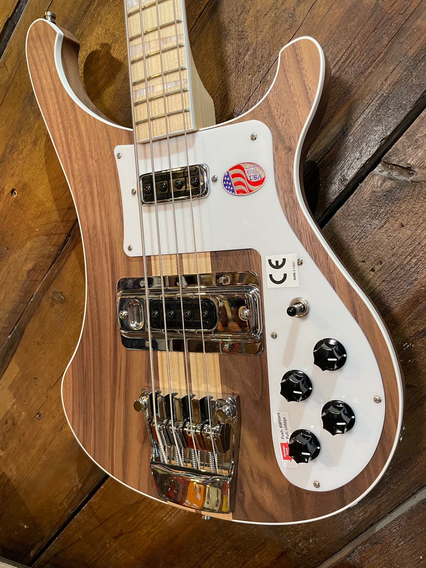Rickenbacker 4003, Walnut