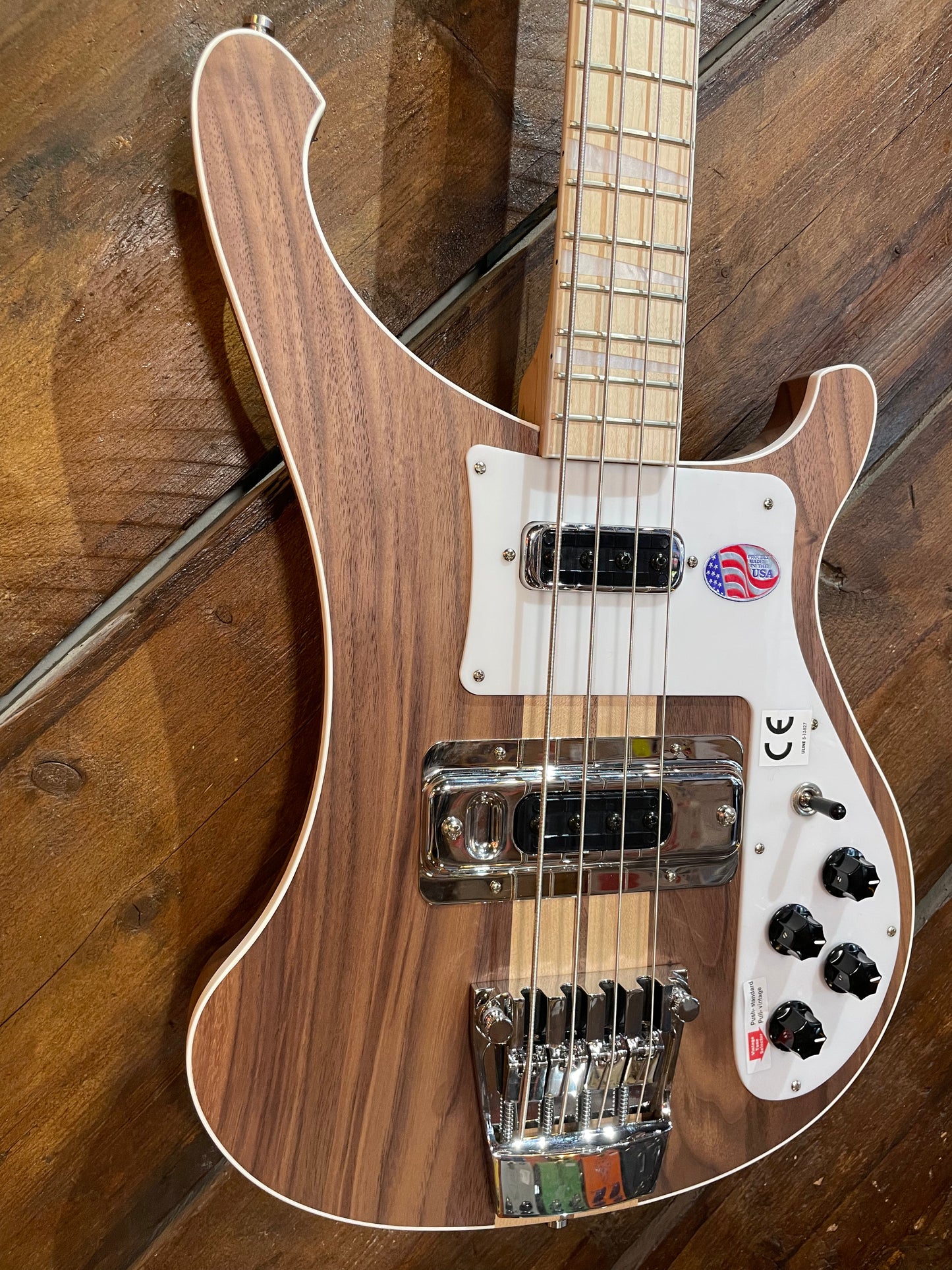 Rickenbacker 4003, Walnut