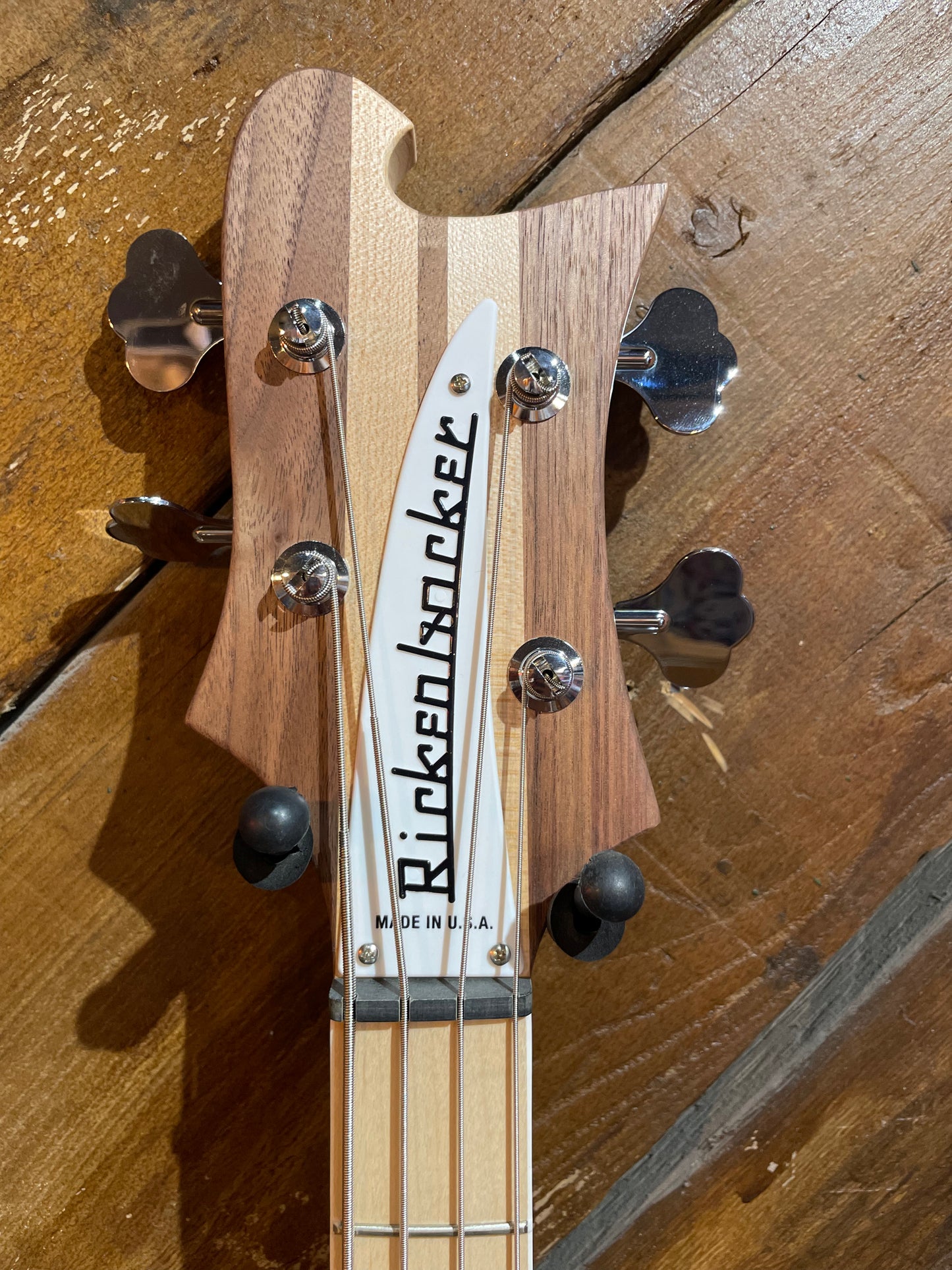 Rickenbacker 4003, Walnut
