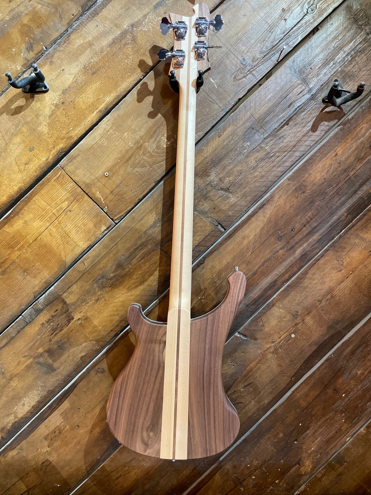 Rickenbacker 4003, Walnut