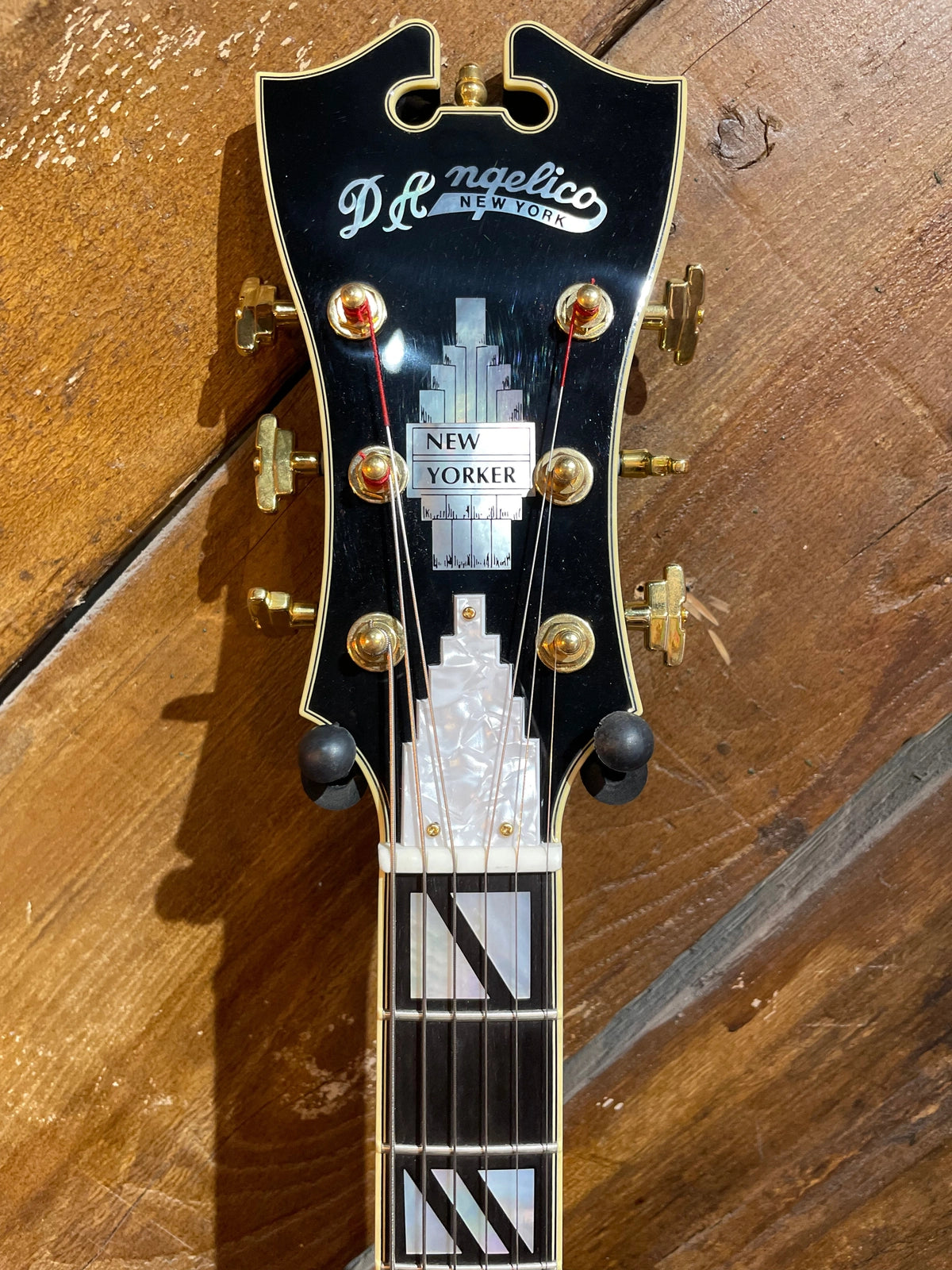 S/H D'Angelico MIJ NYL2 Archtop Guitar