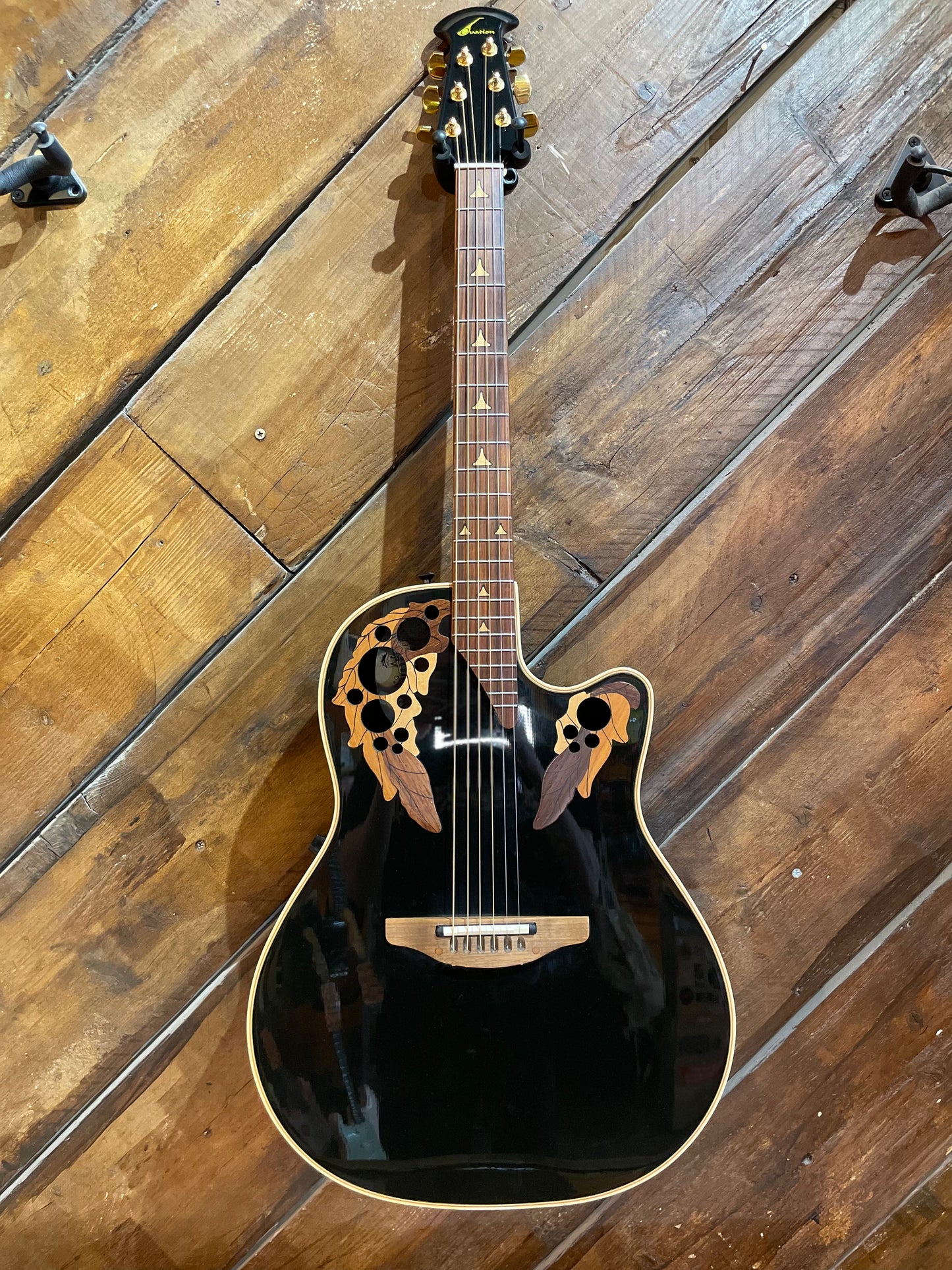 S/H Ovation 1768 Elite Acoustic Guitar