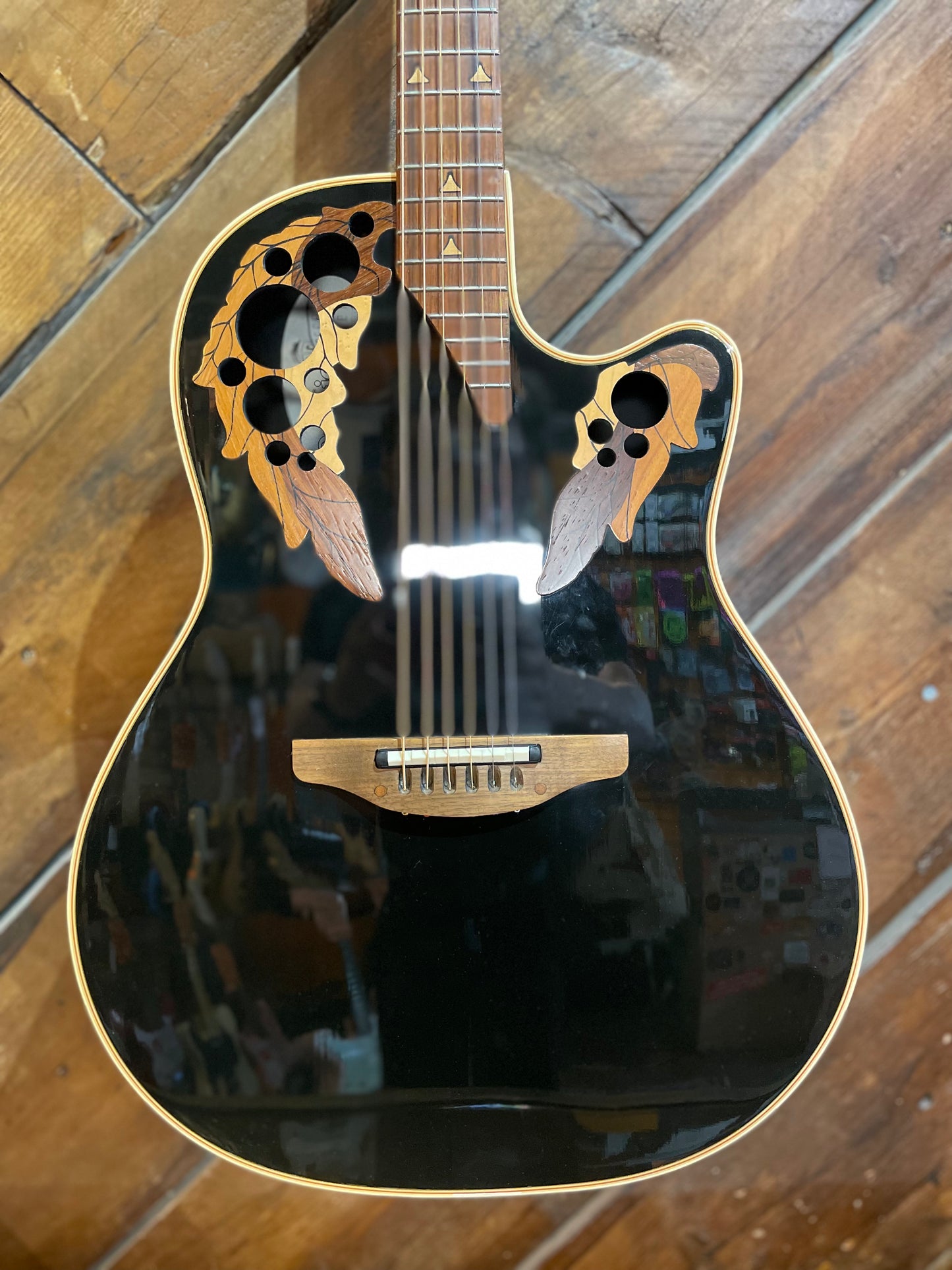 S/H Ovation 1768 Elite Acoustic Guitar