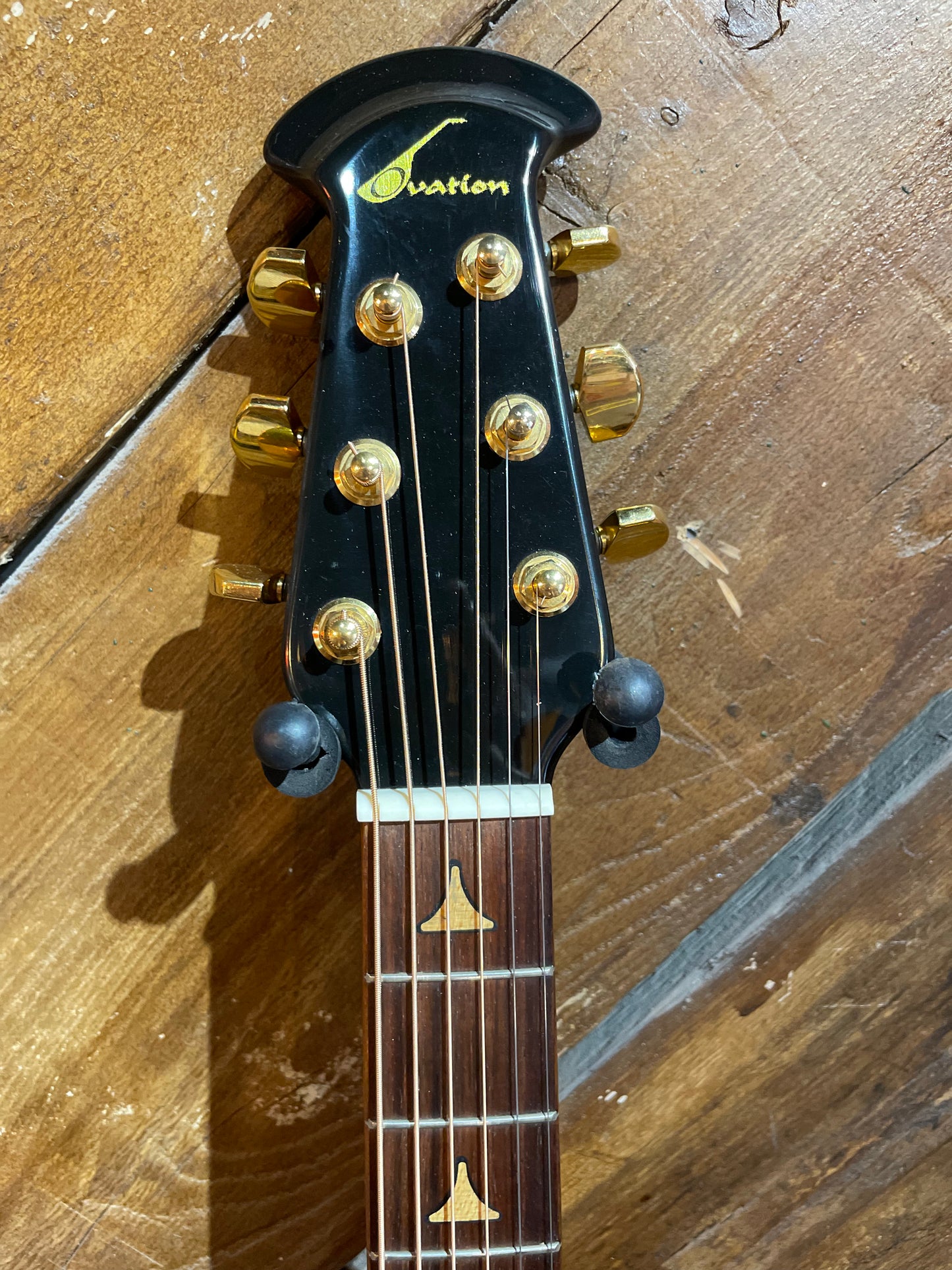 S/H Ovation 1768 Elite Acoustic Guitar