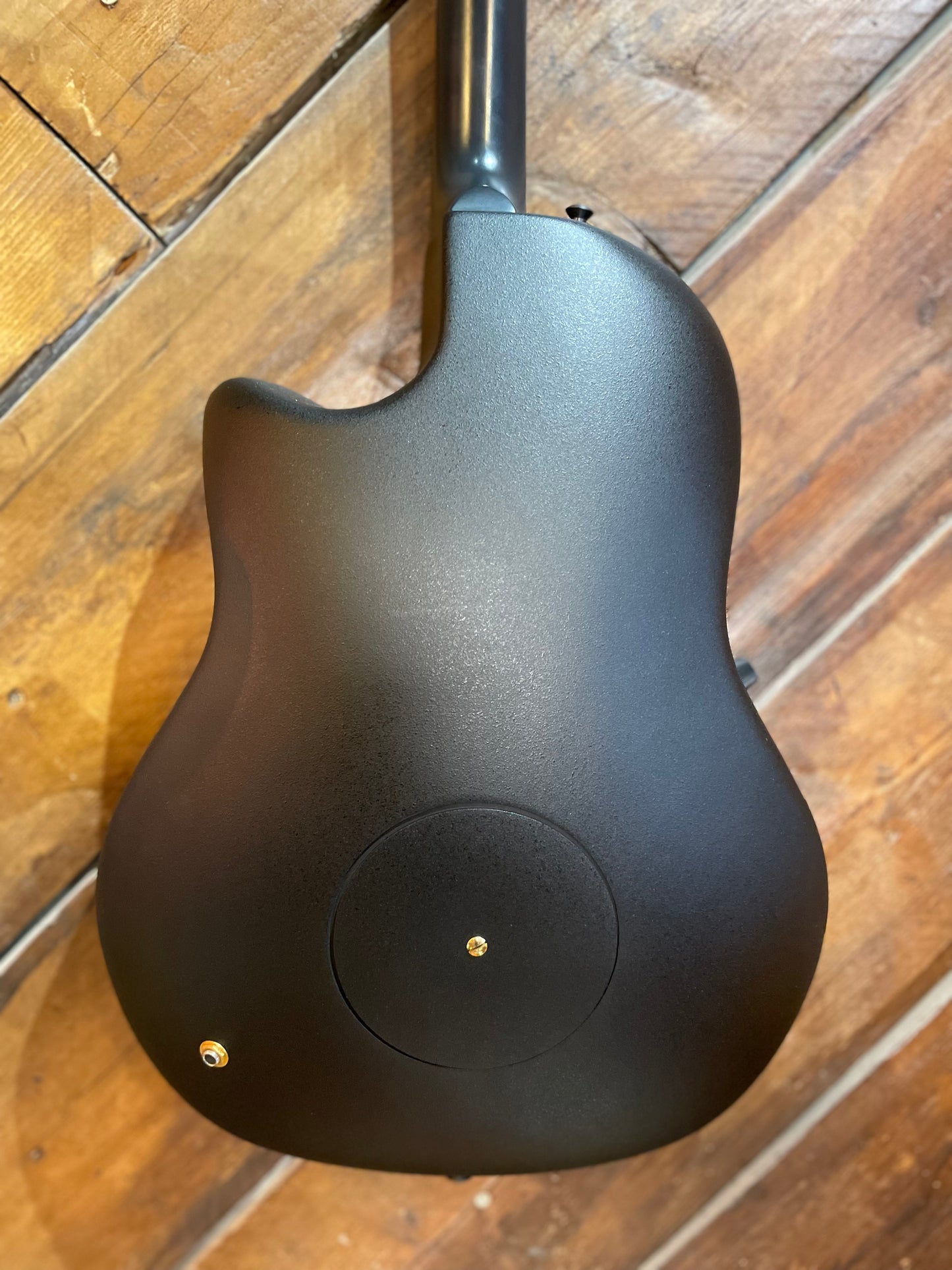 S/H Ovation 1768 Elite Acoustic Guitar