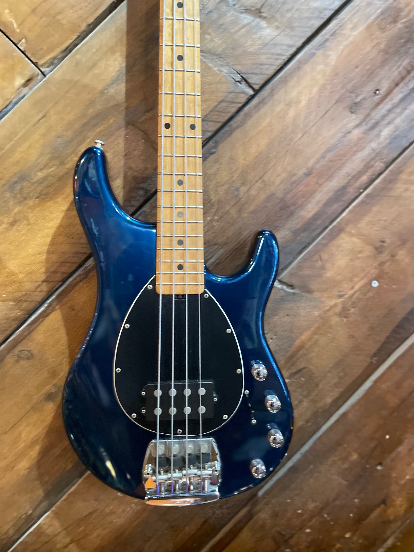 S/H 1993 Music Man USA Sterling Stingray, Blue