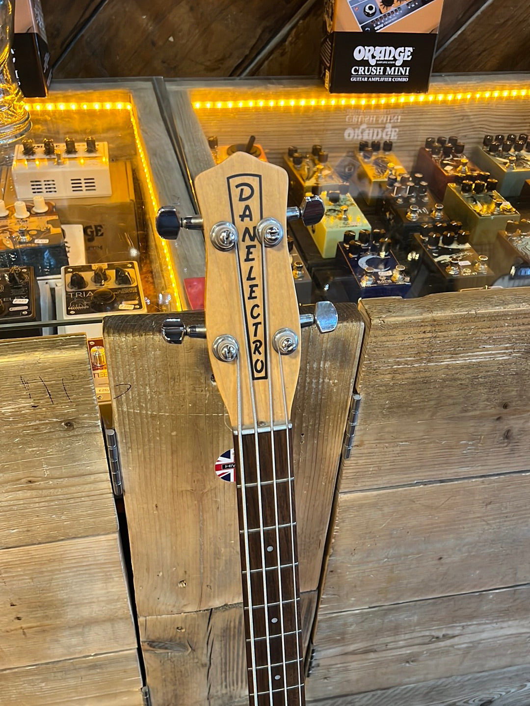 Danelectro ‘Long Horn’ with Dynalectron Body Refin