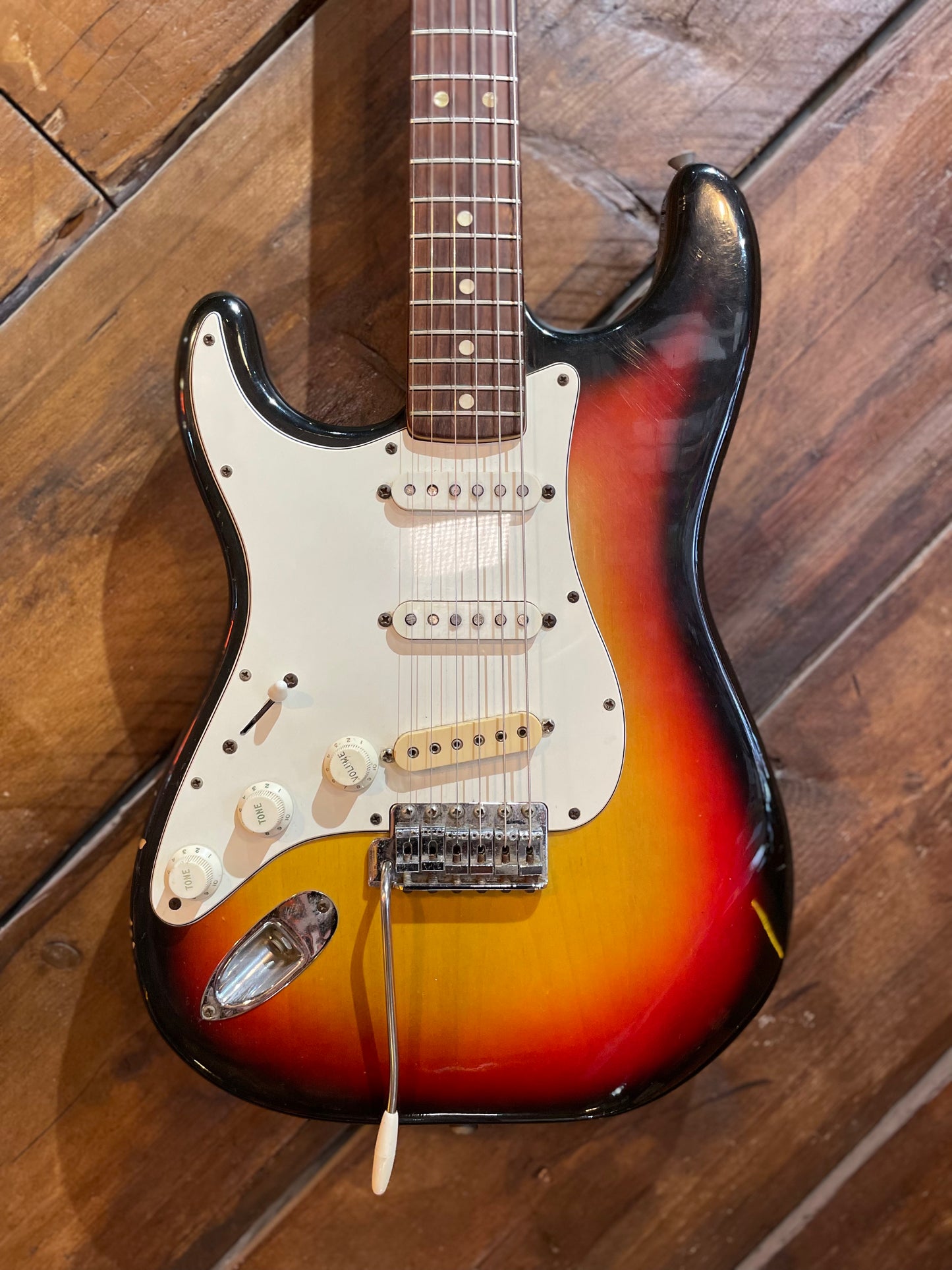 S/H 1973 Fender Stratocaster Left Handed, Three Tone Sunburst