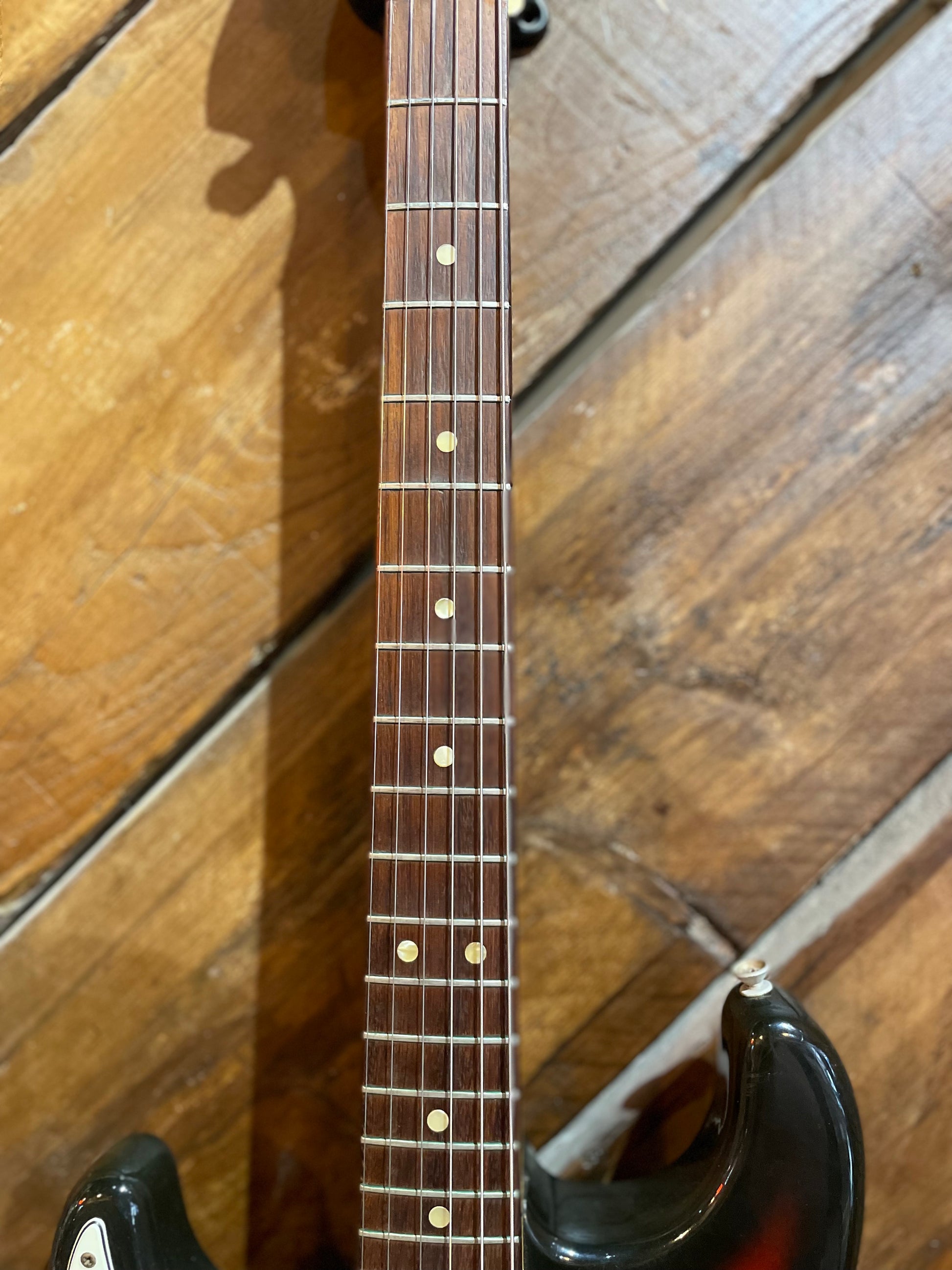 S/H 1973 Fender Stratocaster Left Handed, Three Tone Sunburst