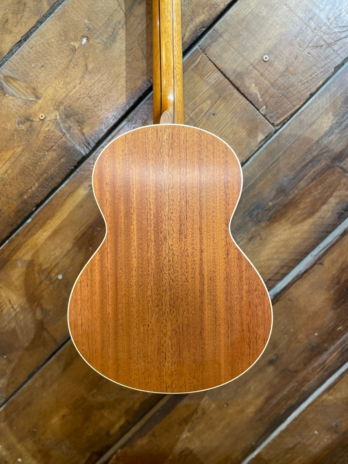 Lowden WL-22 Mahogany / Red Cedar