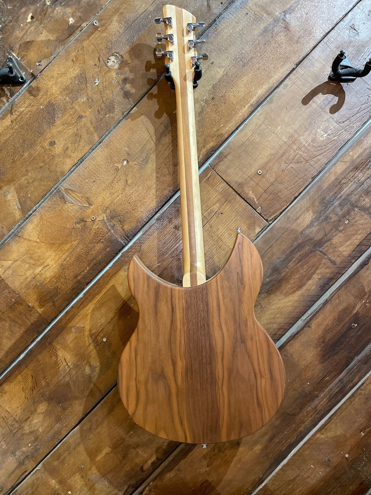 2018 Rickenbacker 330, Walnut