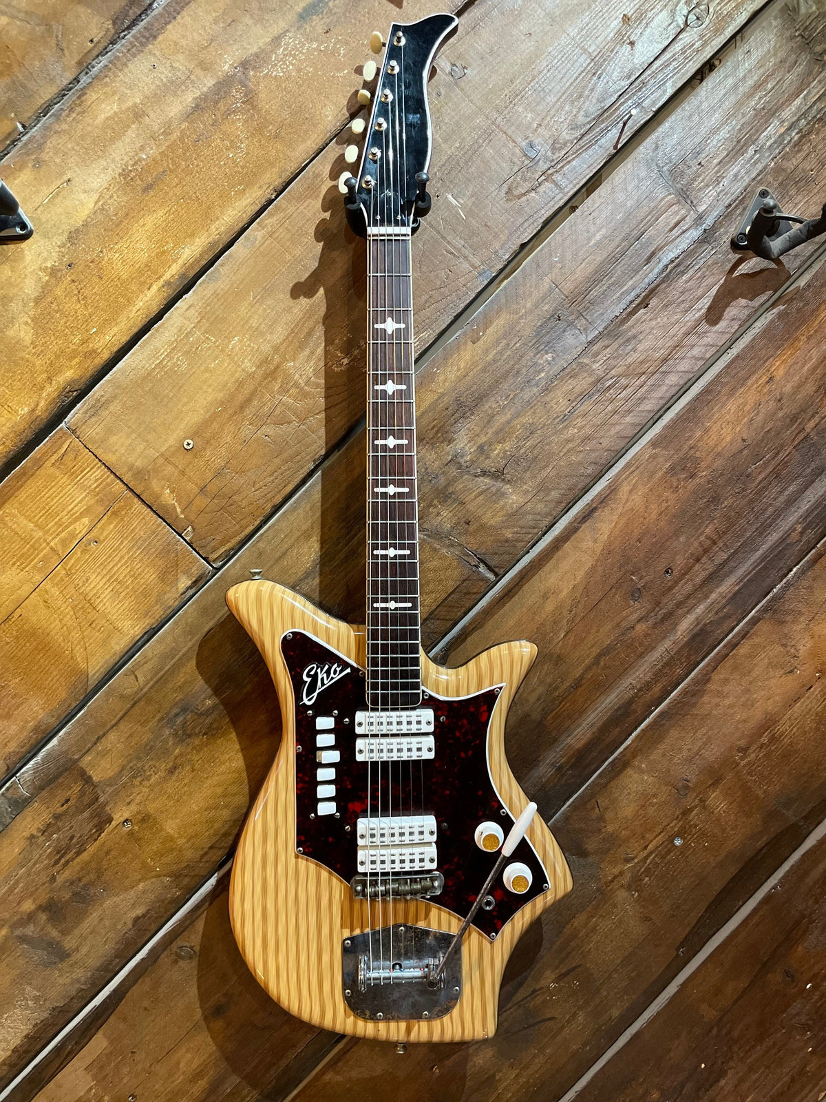 S/H 1960s Eko 700/7V Electric Guitar
