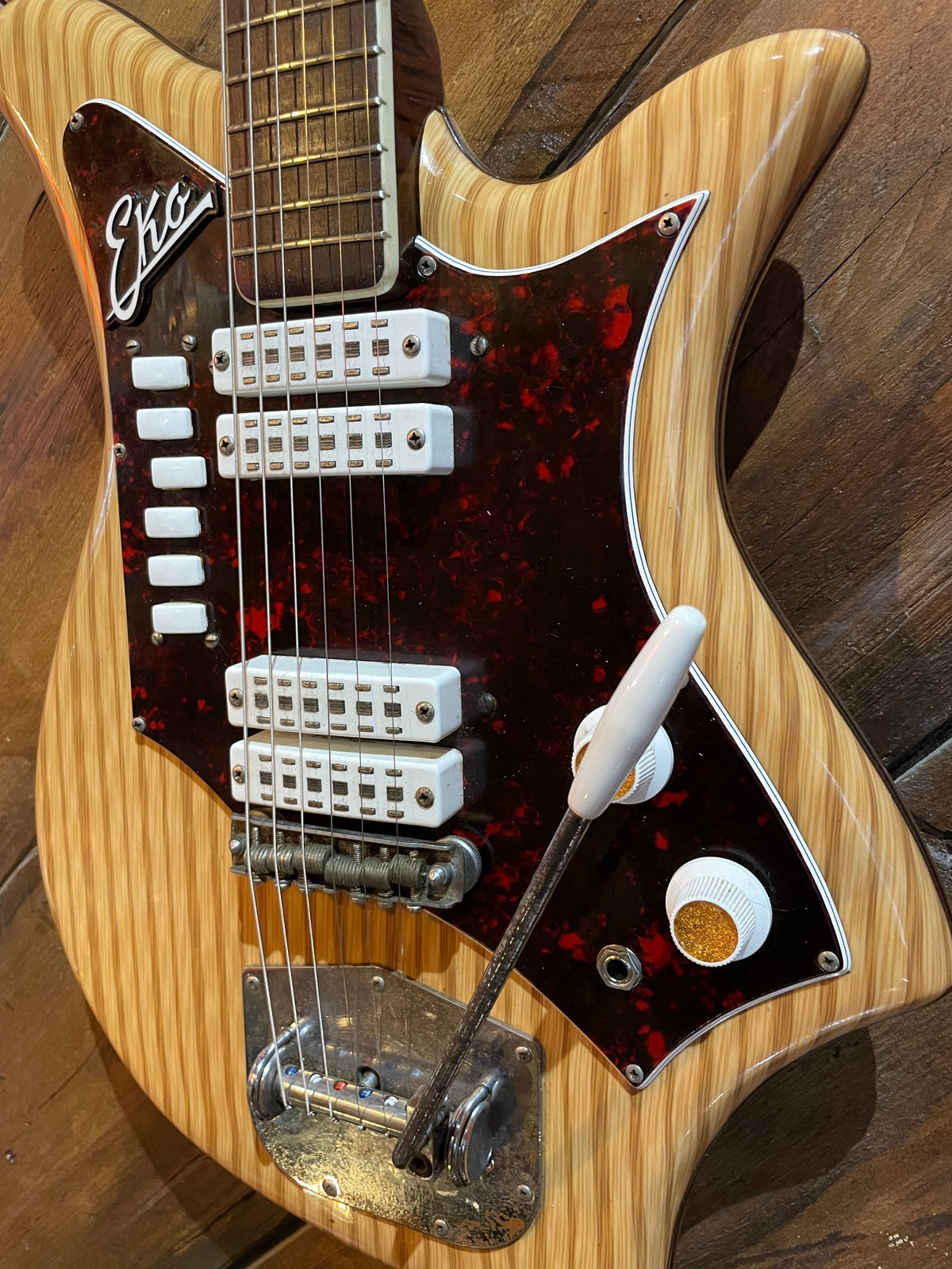 S/H 1960s Eko 700/7V Electric Guitar