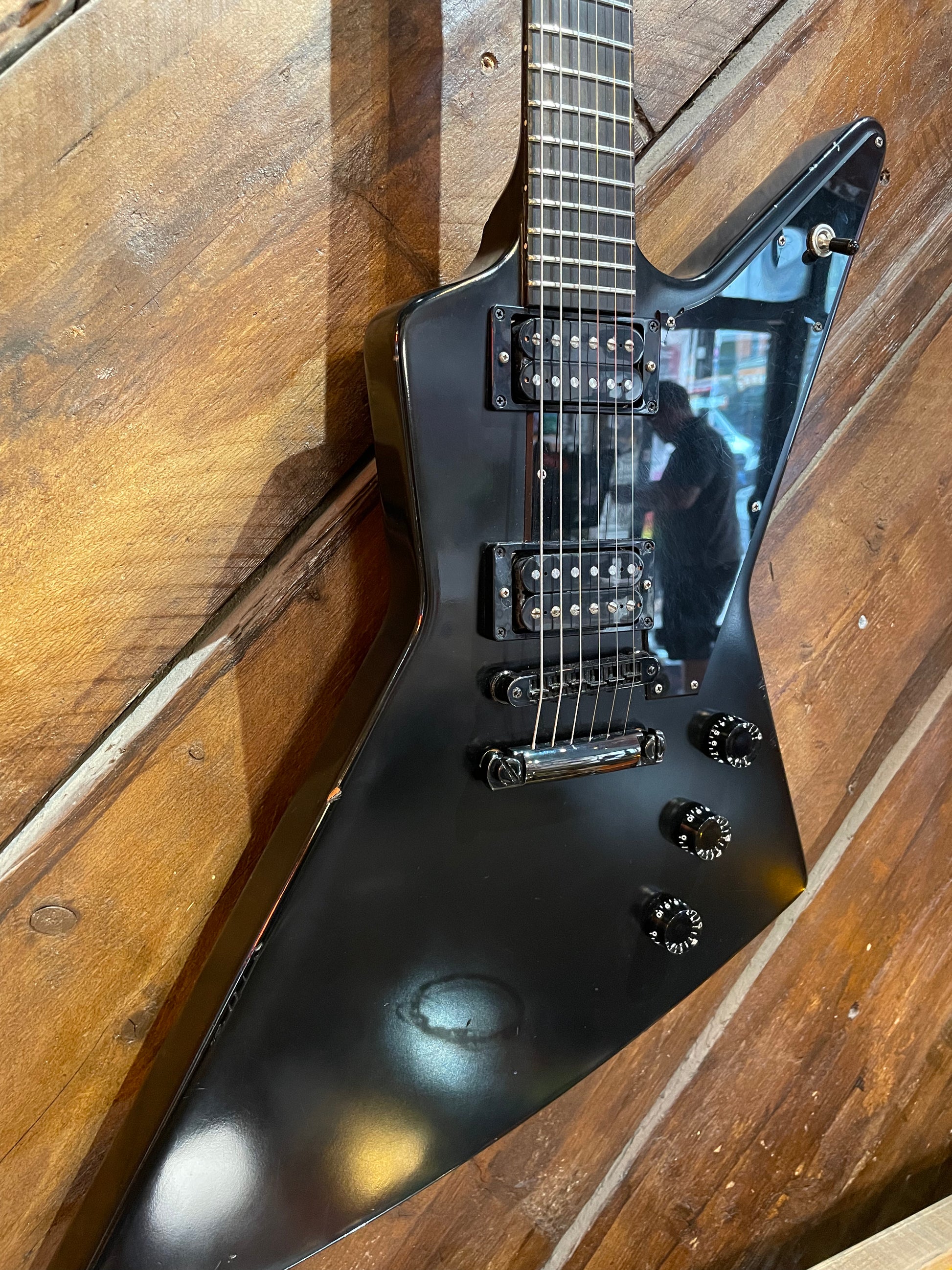 S/H 2000 Gibson USA 'Gothic' Explorer