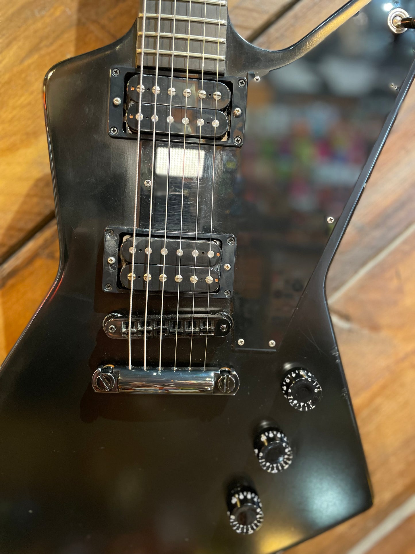 S/H 2000 Gibson USA 'Gothic' Explorer
