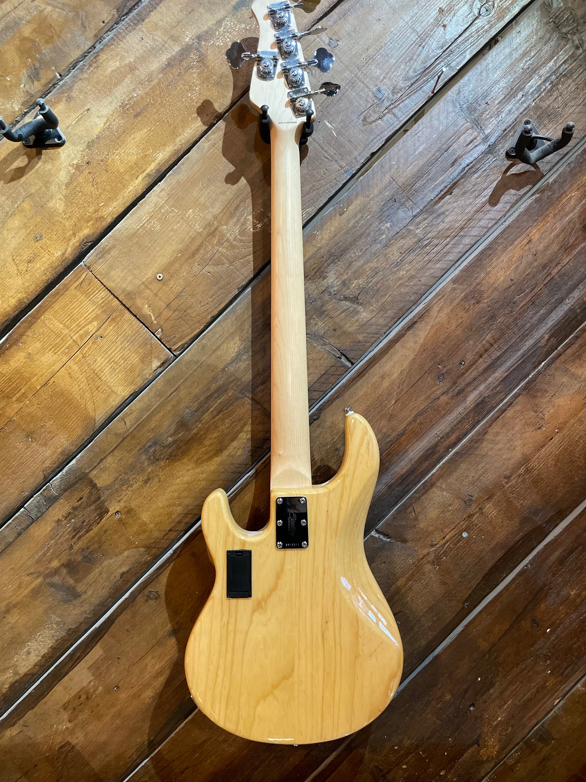 S/H Sterling By Music Man Ray35, Natural