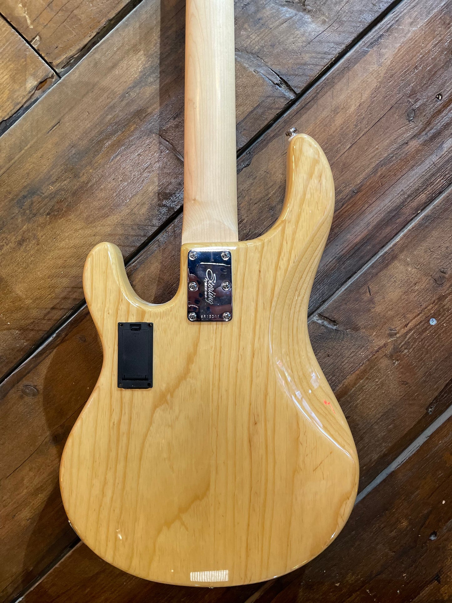 S/H Sterling By Music Man Ray35, Natural