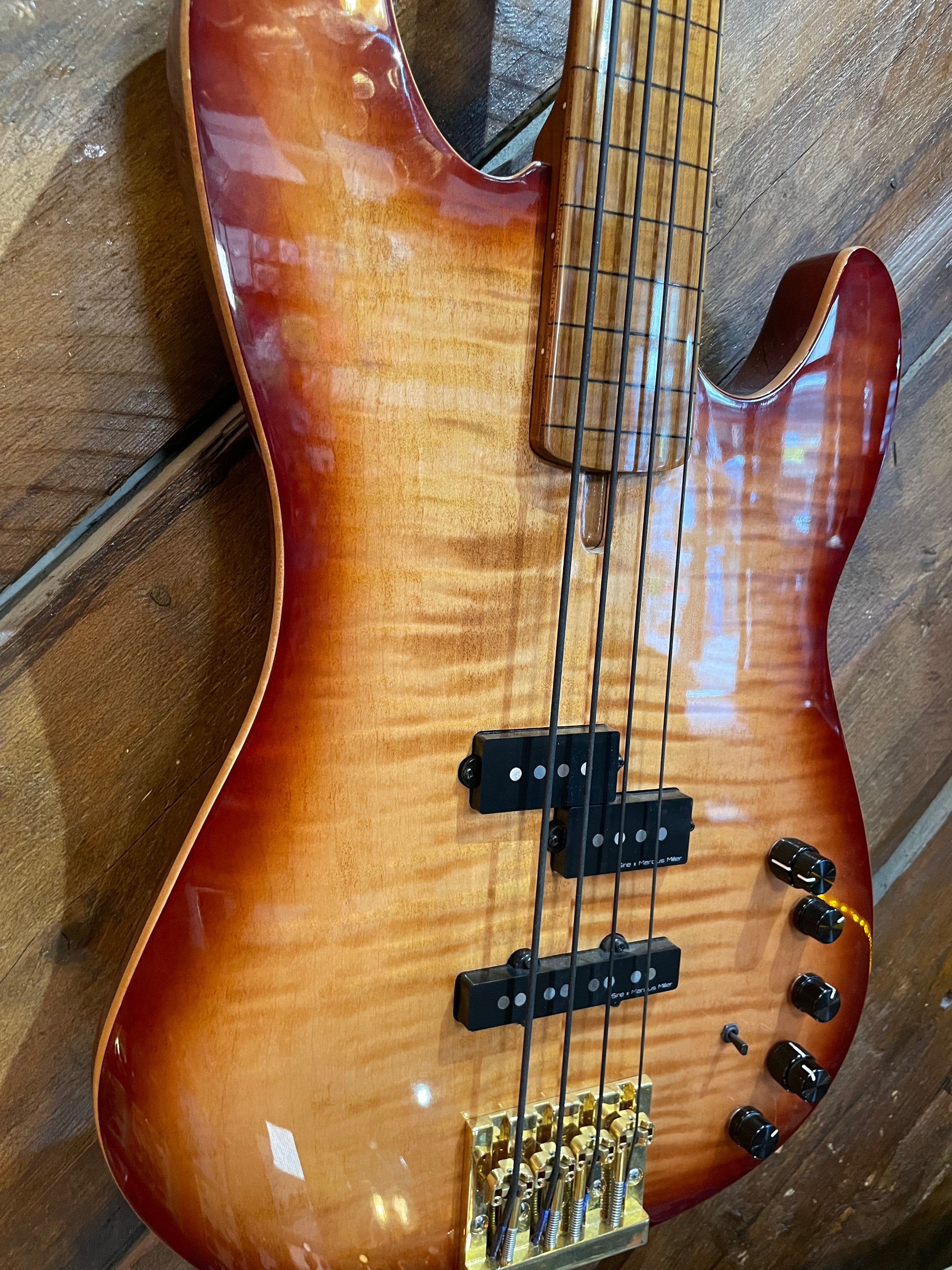 S/H Sire Marcus Miller P-10 Fretless Bass, FMT Tobacco Sunburst