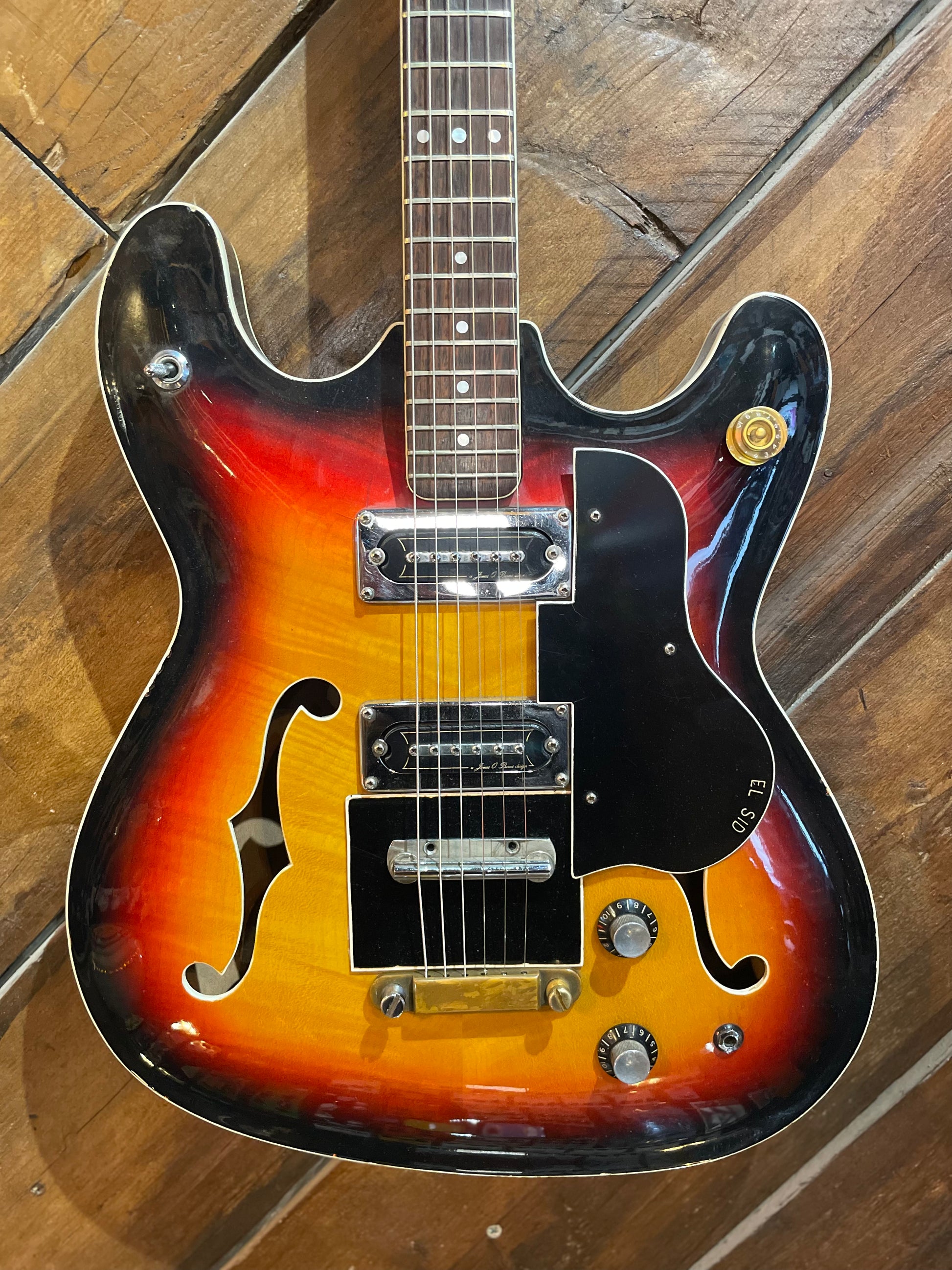 S/H 1966 Burns Vibroslim, Three Tone Sunburst