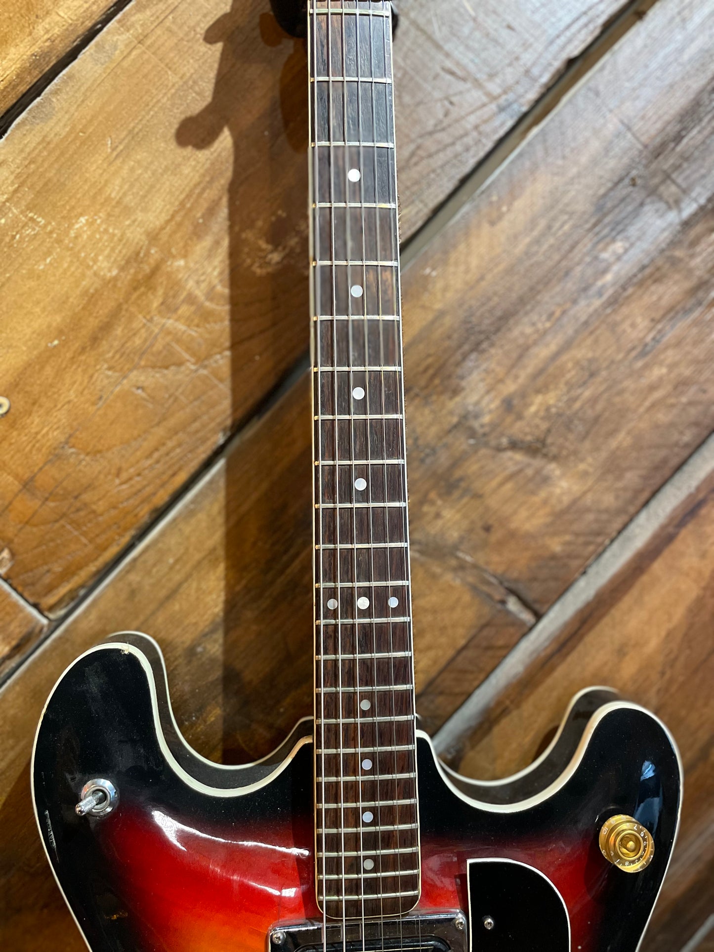 S/H 1966 Burns Vibroslim, Three Tone Sunburst
