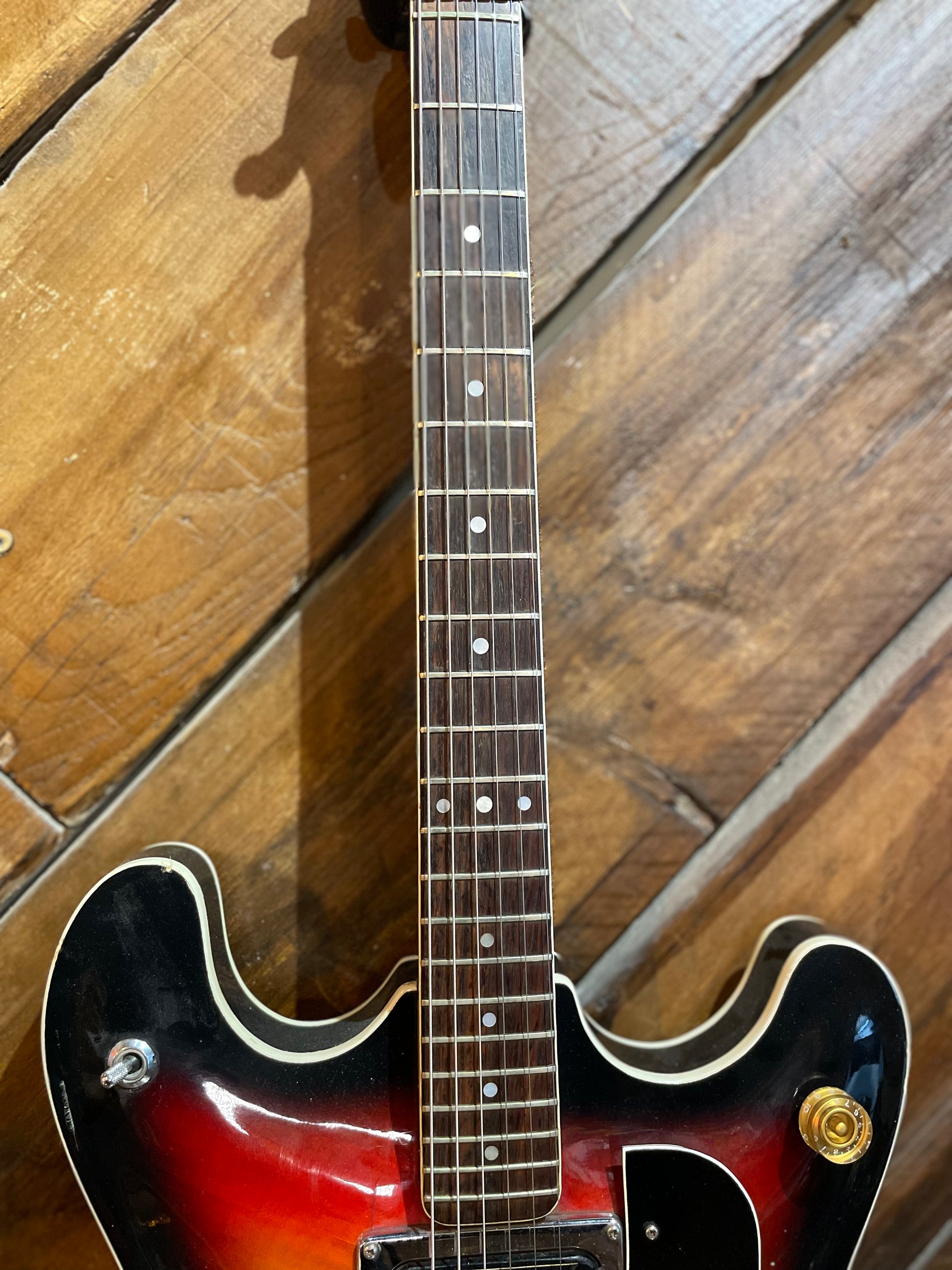 S/H 1966 Burns Vibroslim, Three Tone Sunburst