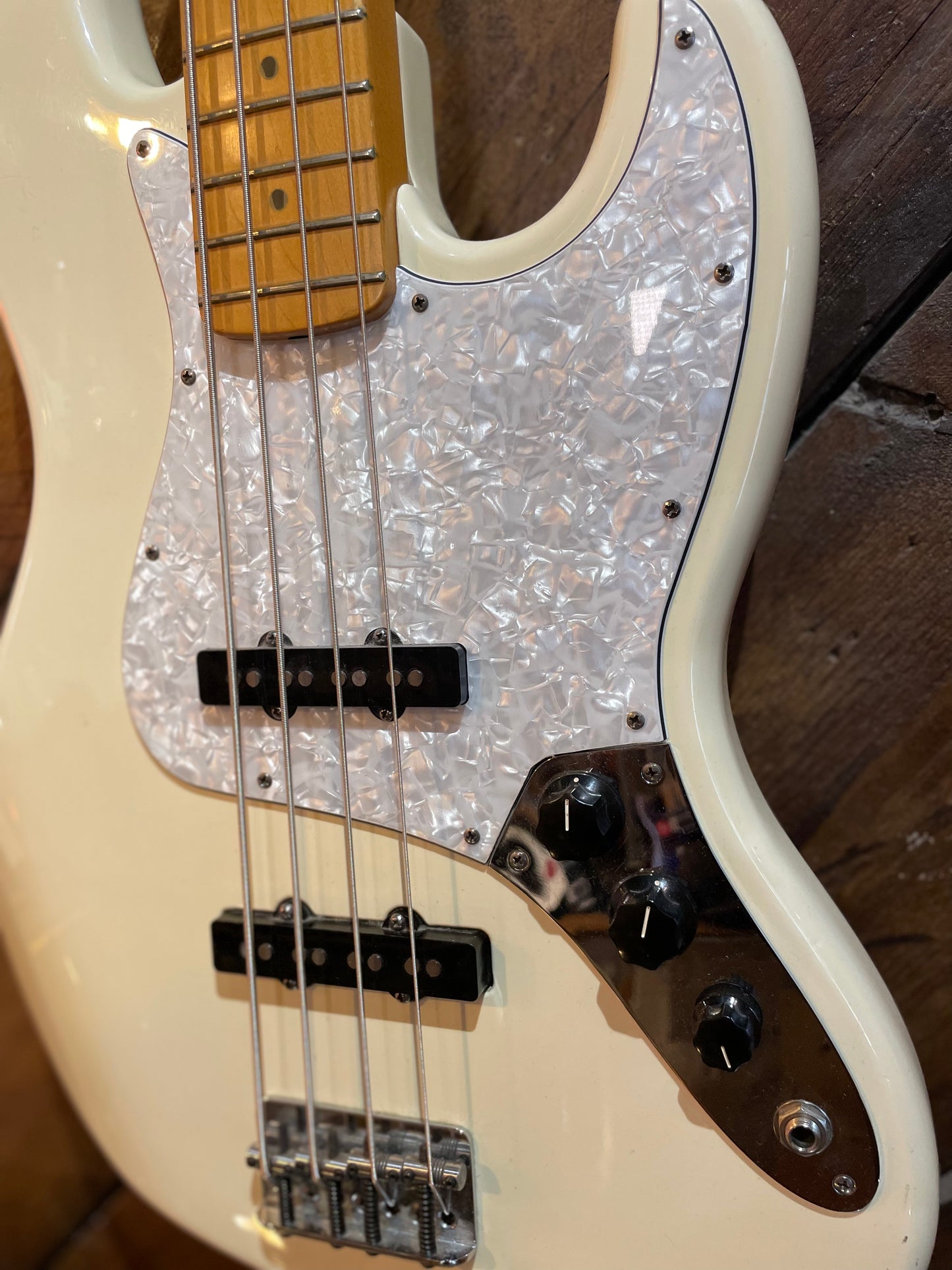S/H 1998 Fender American Standard Jazz Bass, White