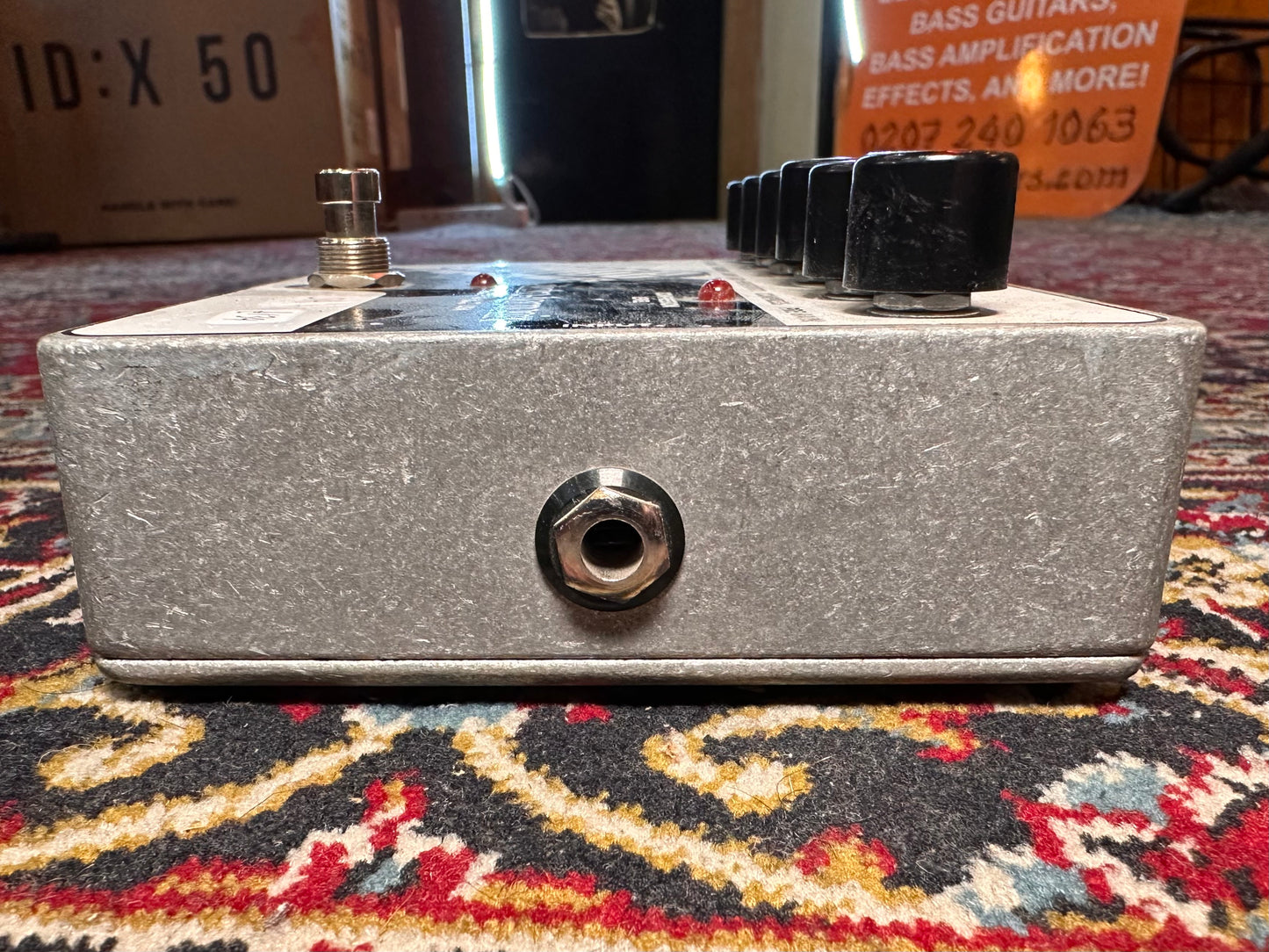 S/H Electro Harmonix White Finger 40v Compressor