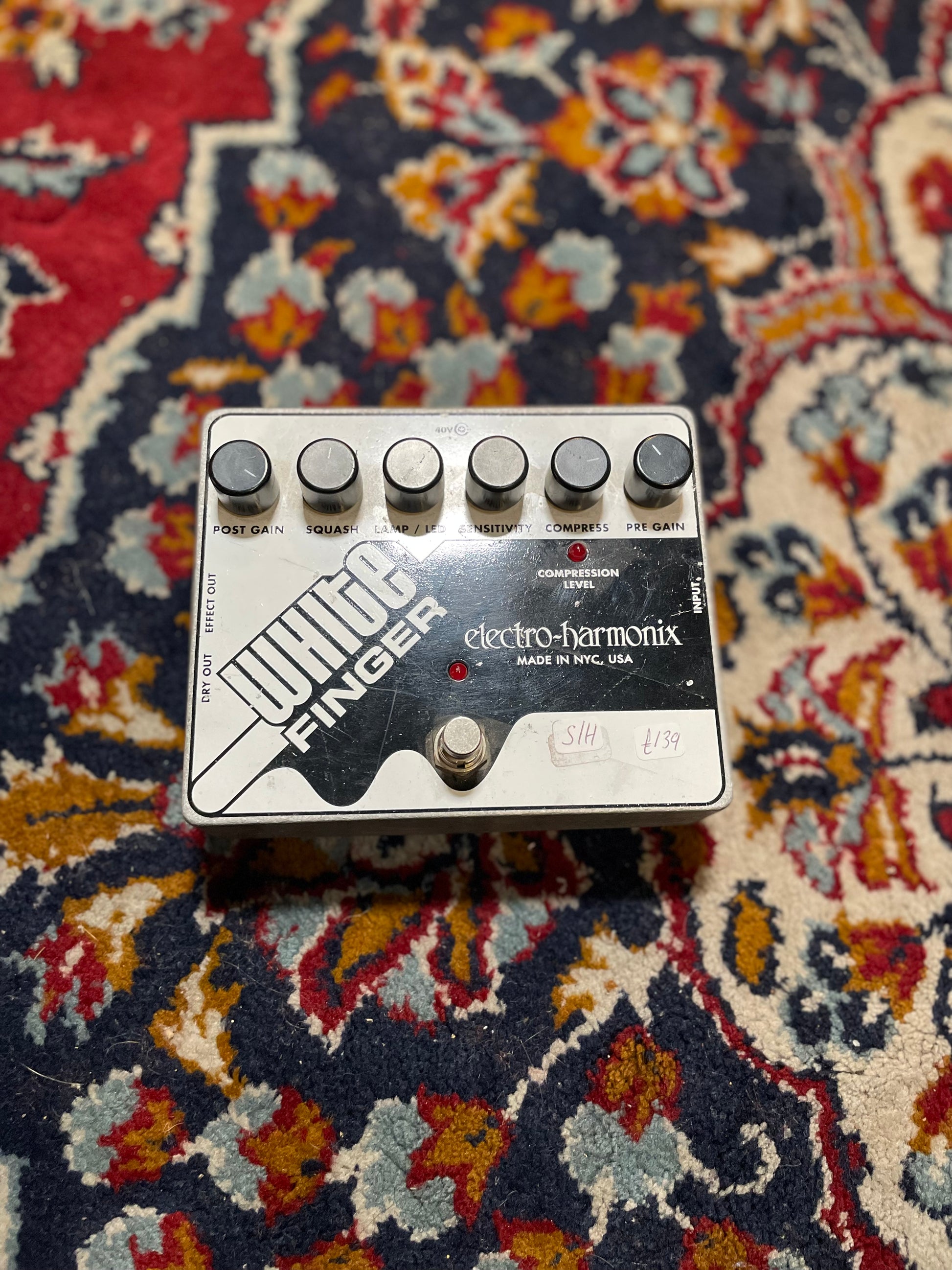 S/H Electro Harmonix White Finger 40v Compressor