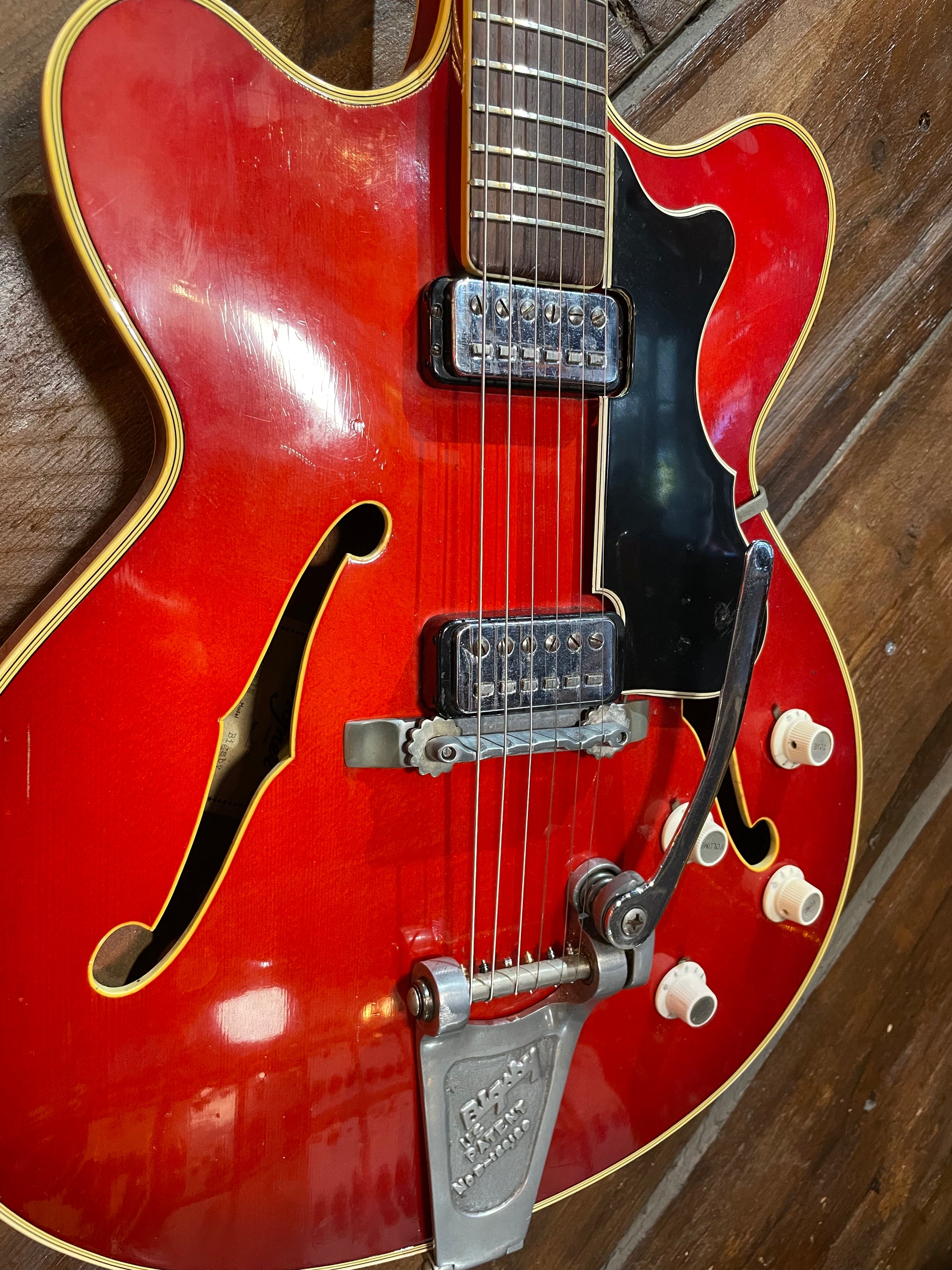 S/H 1960s Hofner Verythin, Cherry Red