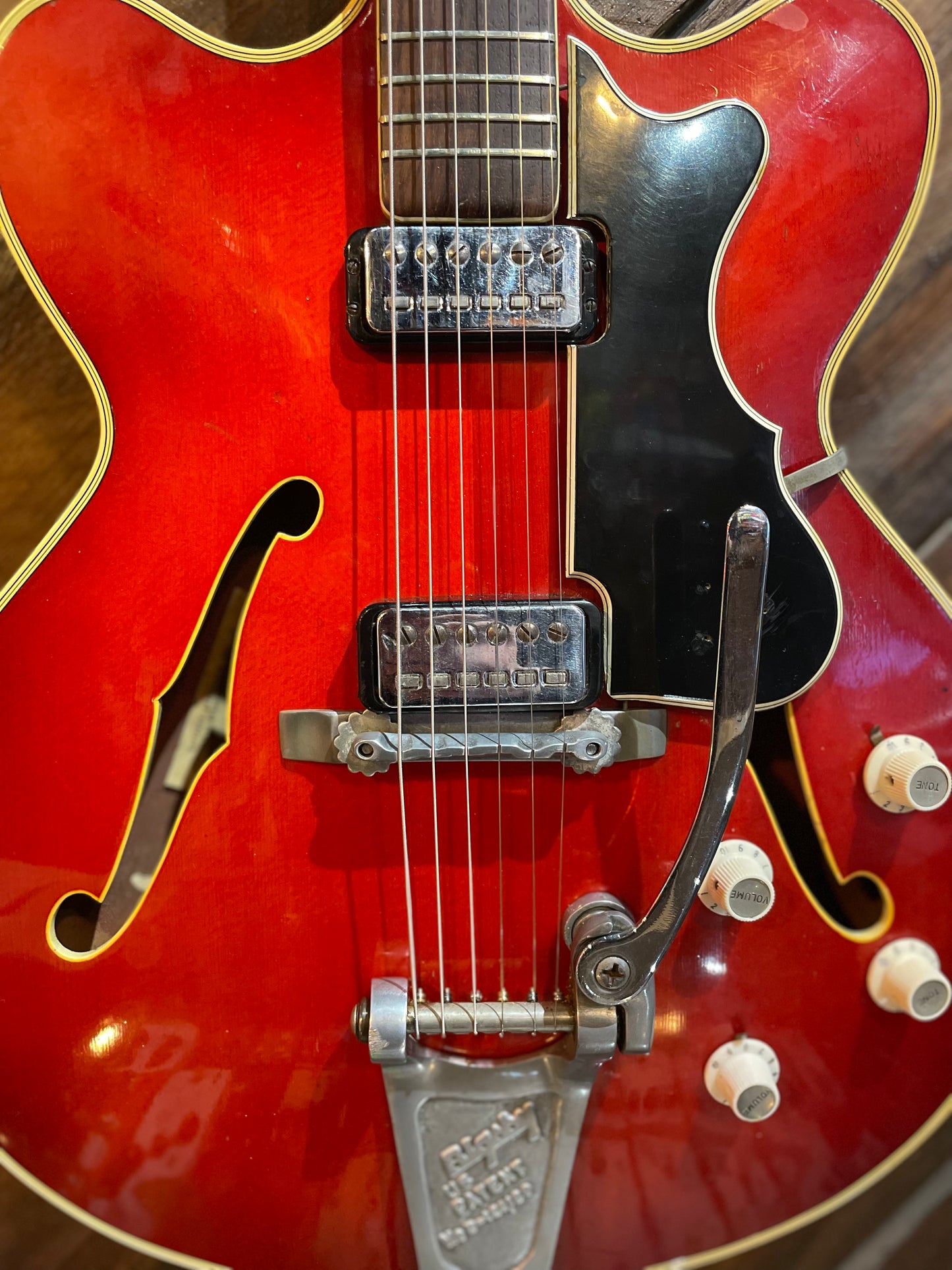 S/H 1960s Hofner Verythin, Cherry Red