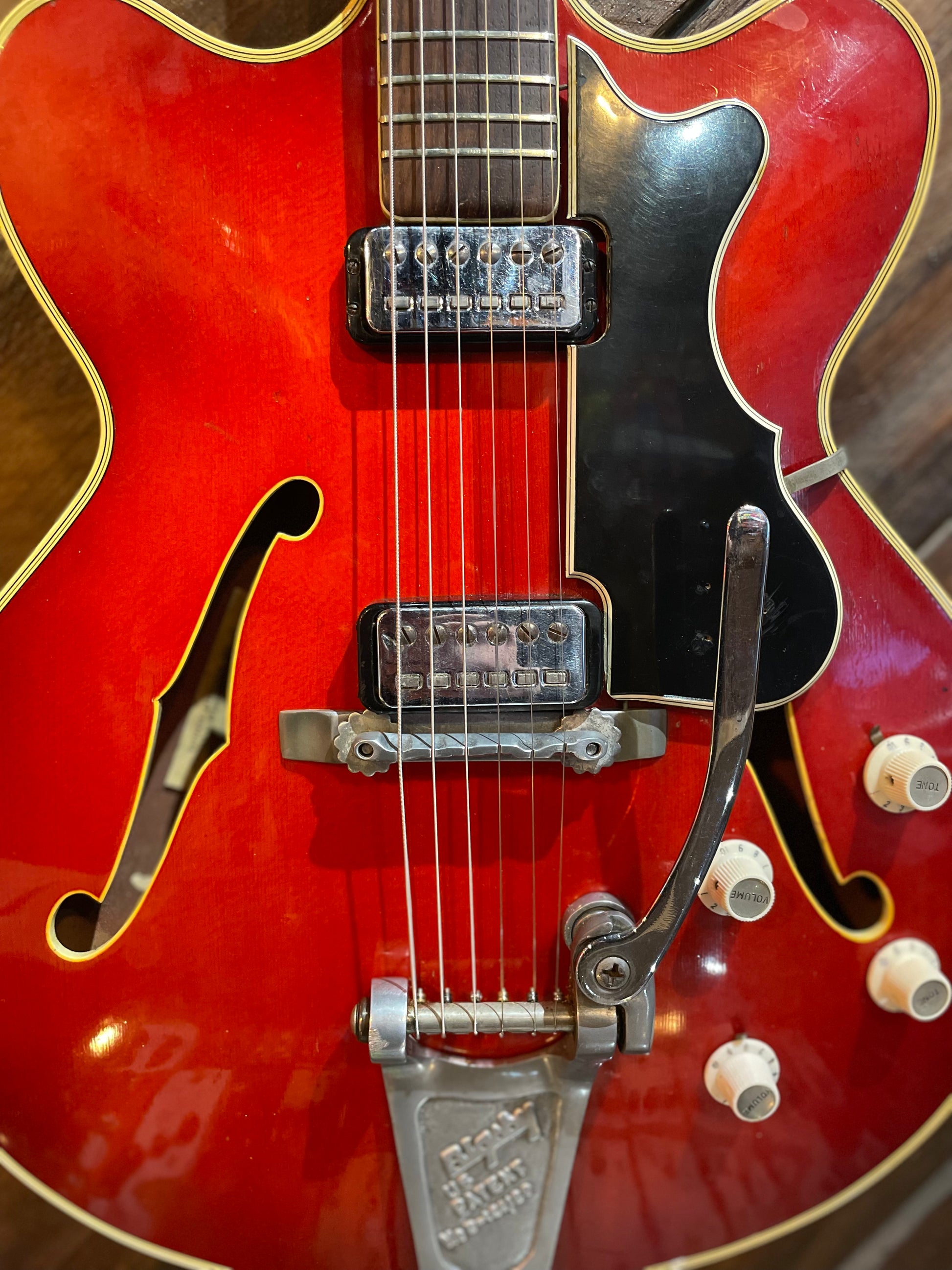 S/H 1960s Hofner Verythin, Cherry Red