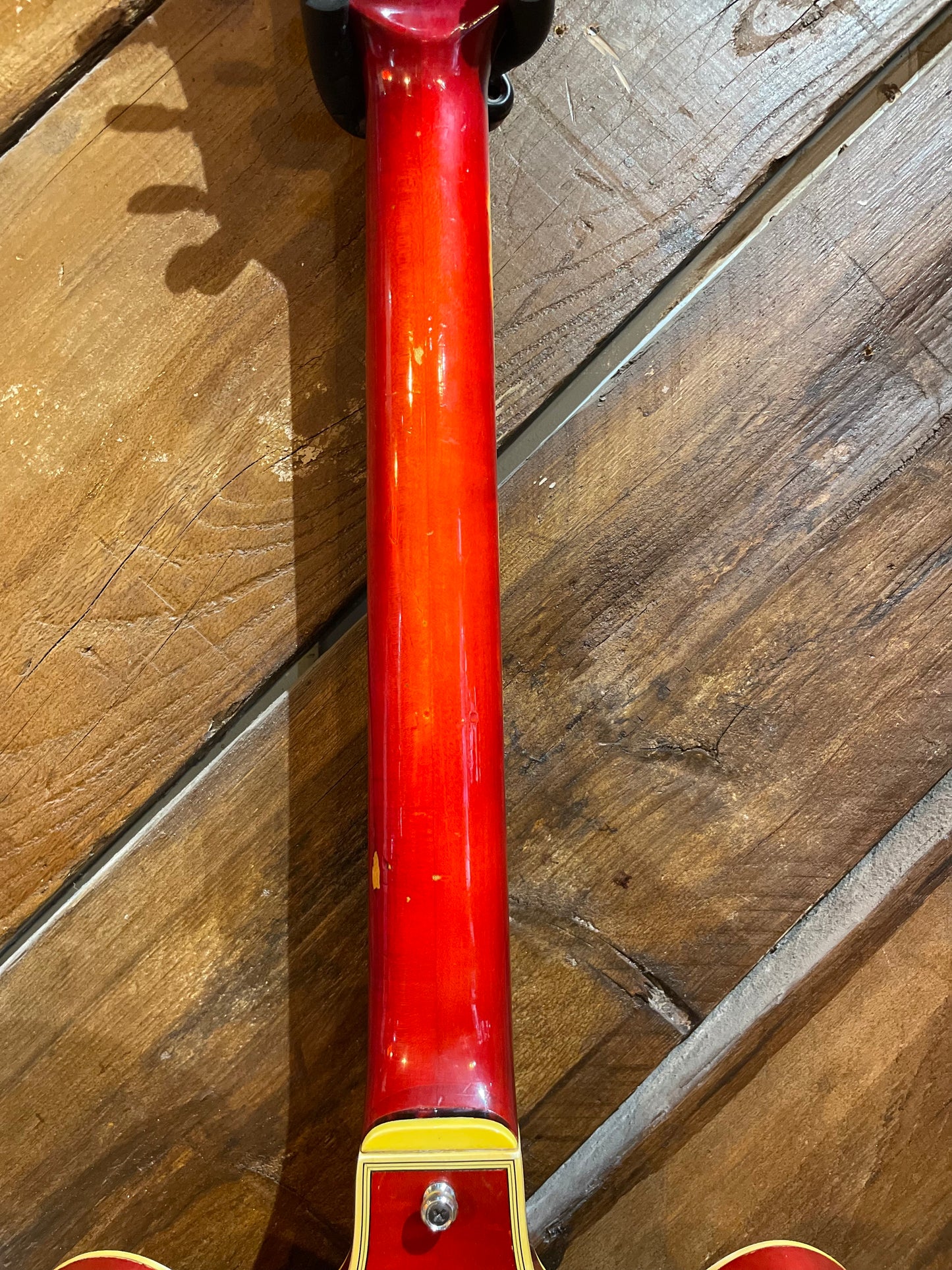 S/H 1960s Hofner Verythin, Cherry Red