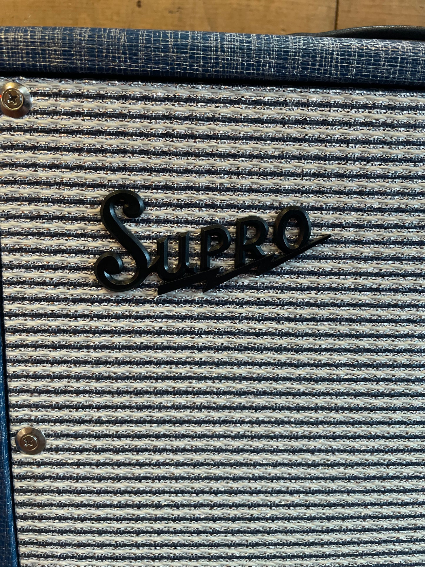 S/H Supro 1970RK Keeley Custom, 25 Watt 1x10 Valve Combo Amplifier, Blue Rhino